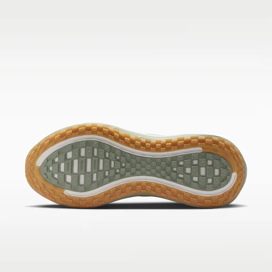 000000_Nike-Vomero-Plus_Jade-Horizon_HV8150-301_img1