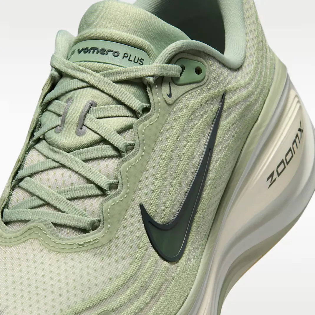 000000_Nike-Vomero-Plus_Jade-Horizon_HV8150-301_img6