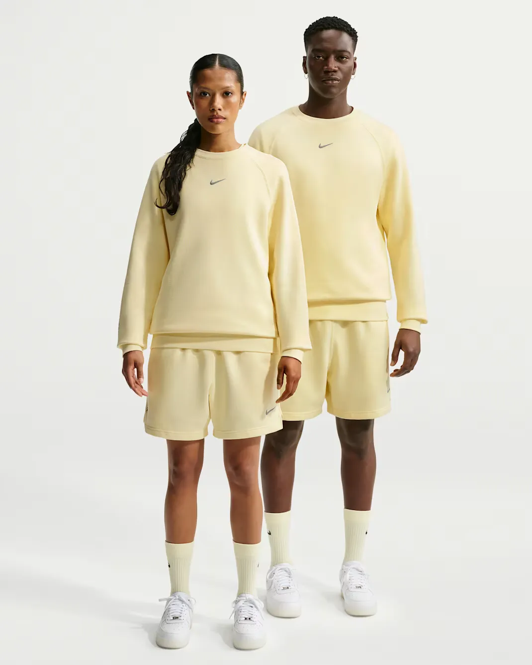 000000_Nocta-x-Nike-Fleece-Shorts_Alabaster_FQ0408-744_img9