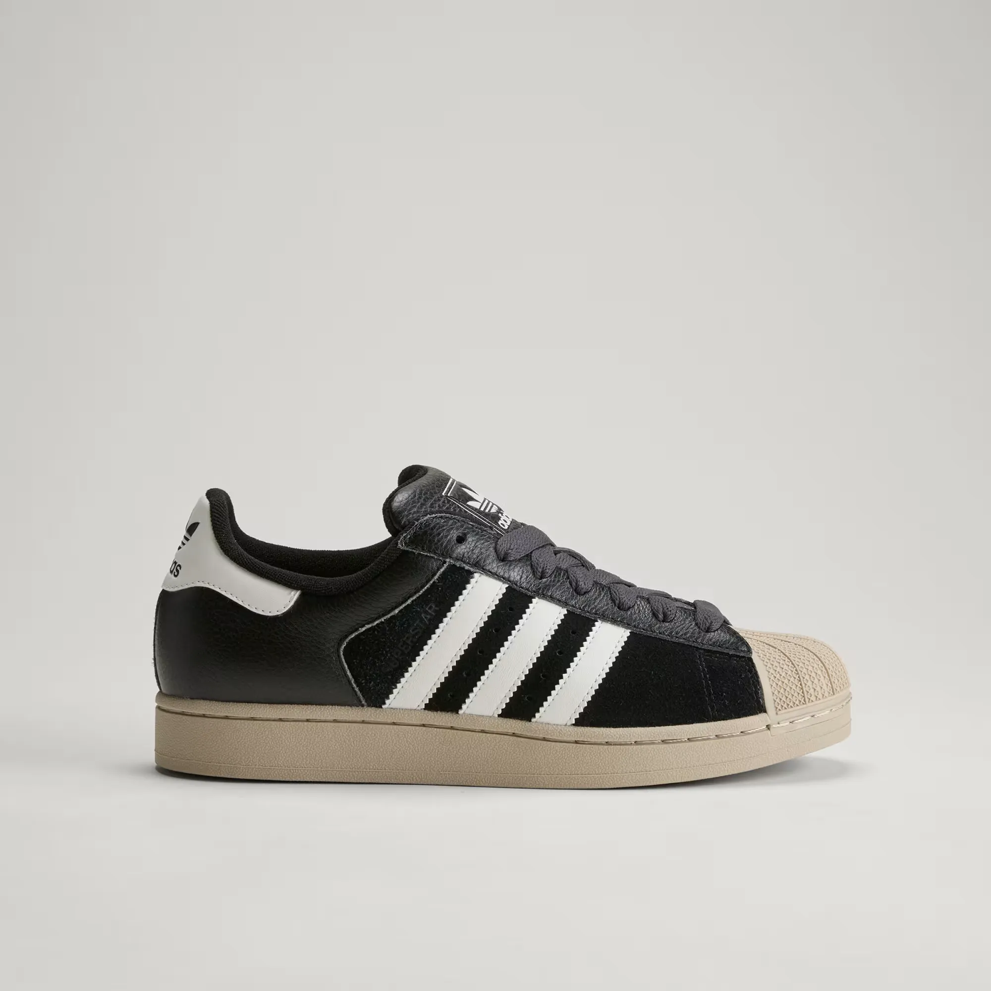 000000_adidas-Superstar-II_Core-Black-Khaki-Three_KJ9948_img1
