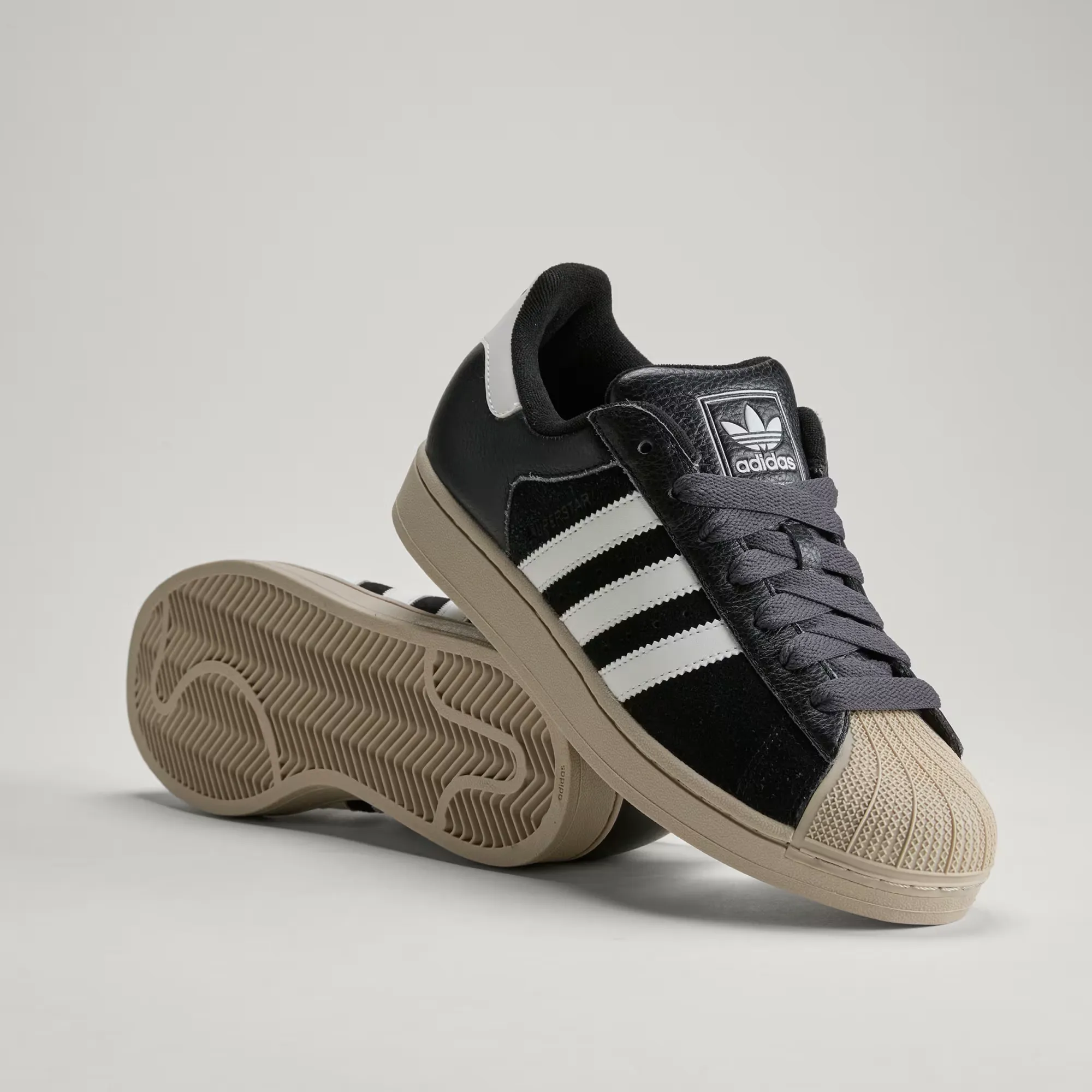 000000_adidas-Superstar-II_Core-Black-Khaki-Three_KJ9948_img0