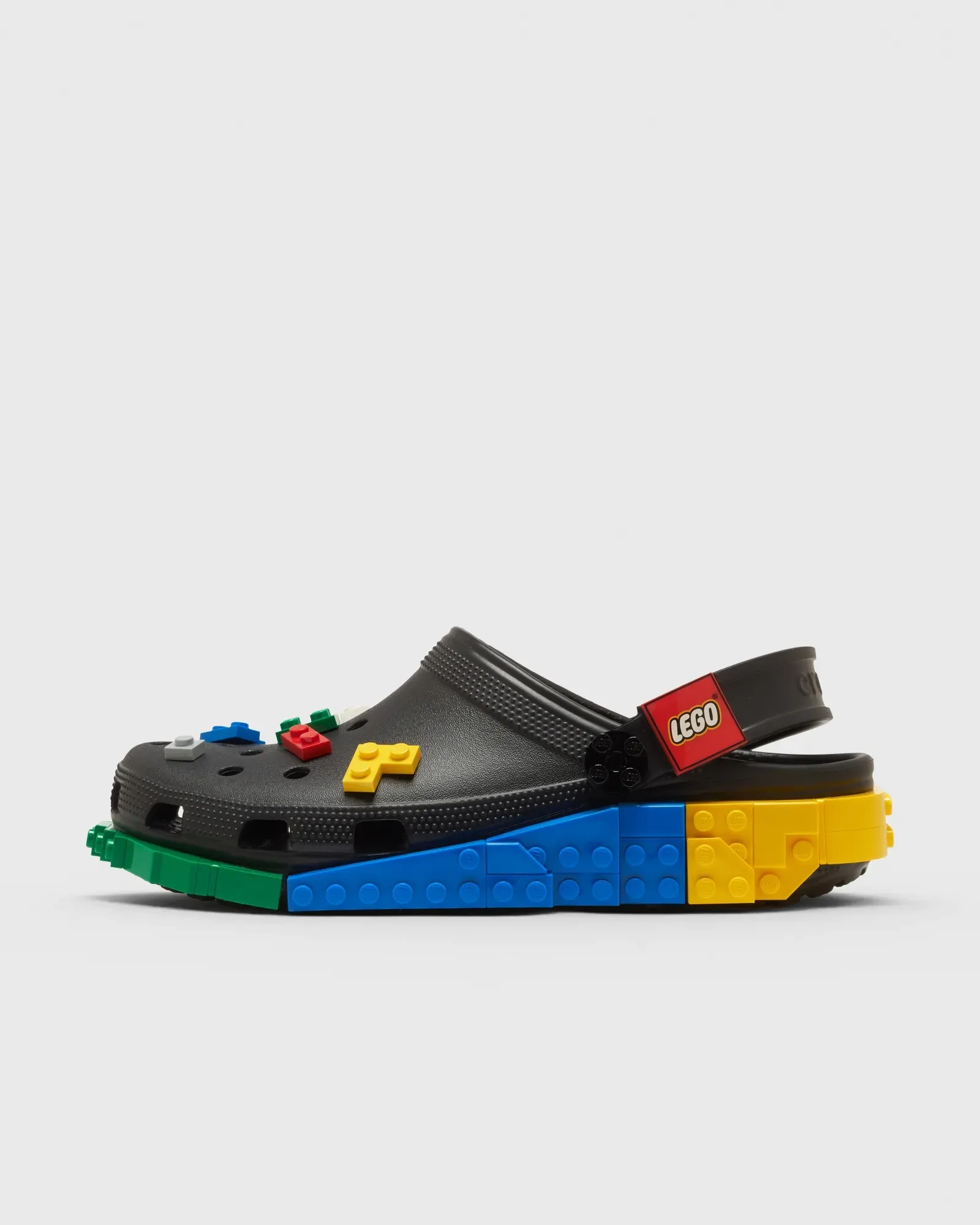 000000_Crocs-x-LEGO-4LW-Masterbrand-Clog_Black-Multi_212388-90H_img0