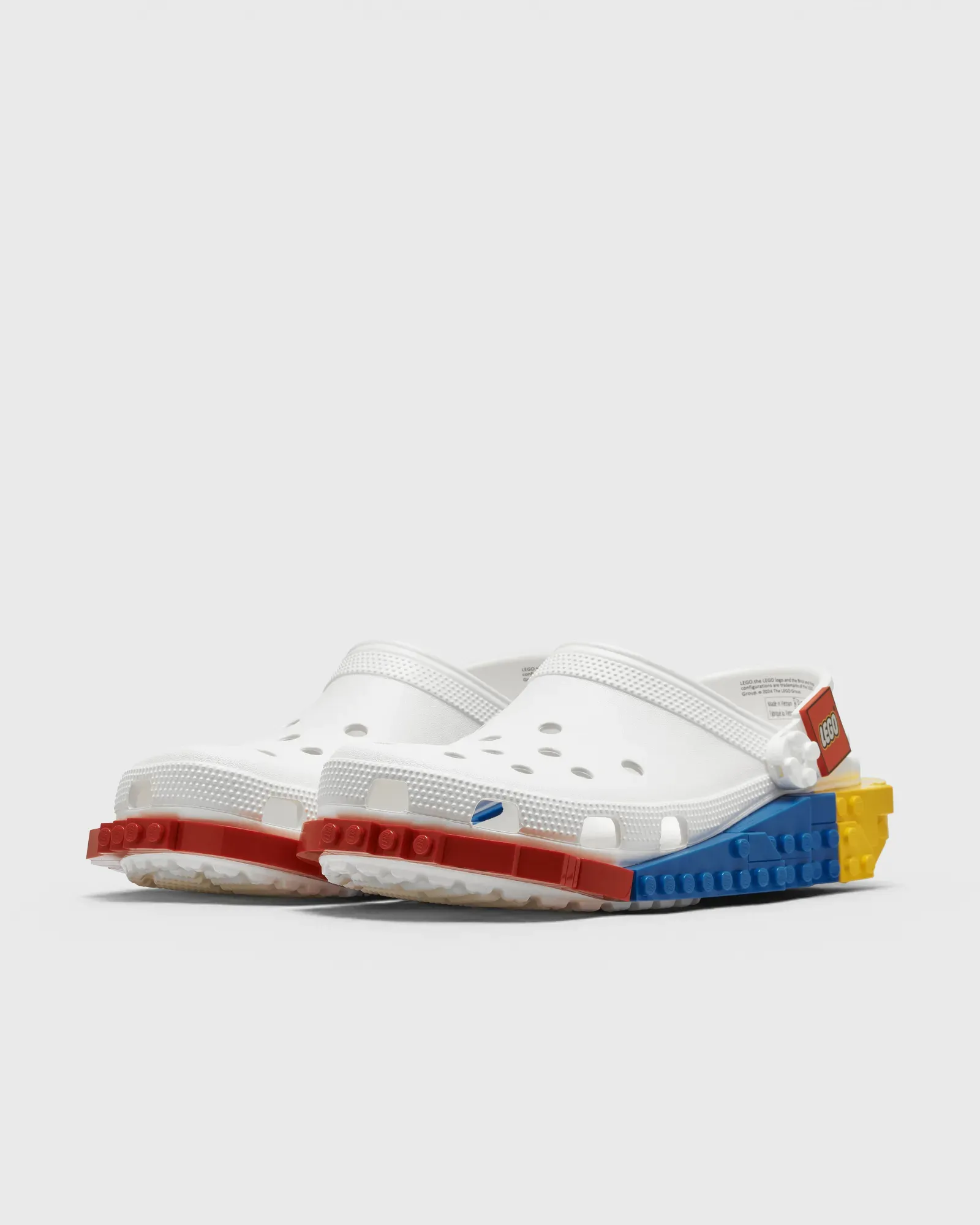 000000_Crocs-x-LEGO-4LW-System-Clog_White-Blue-Yellow_211873-100_img1