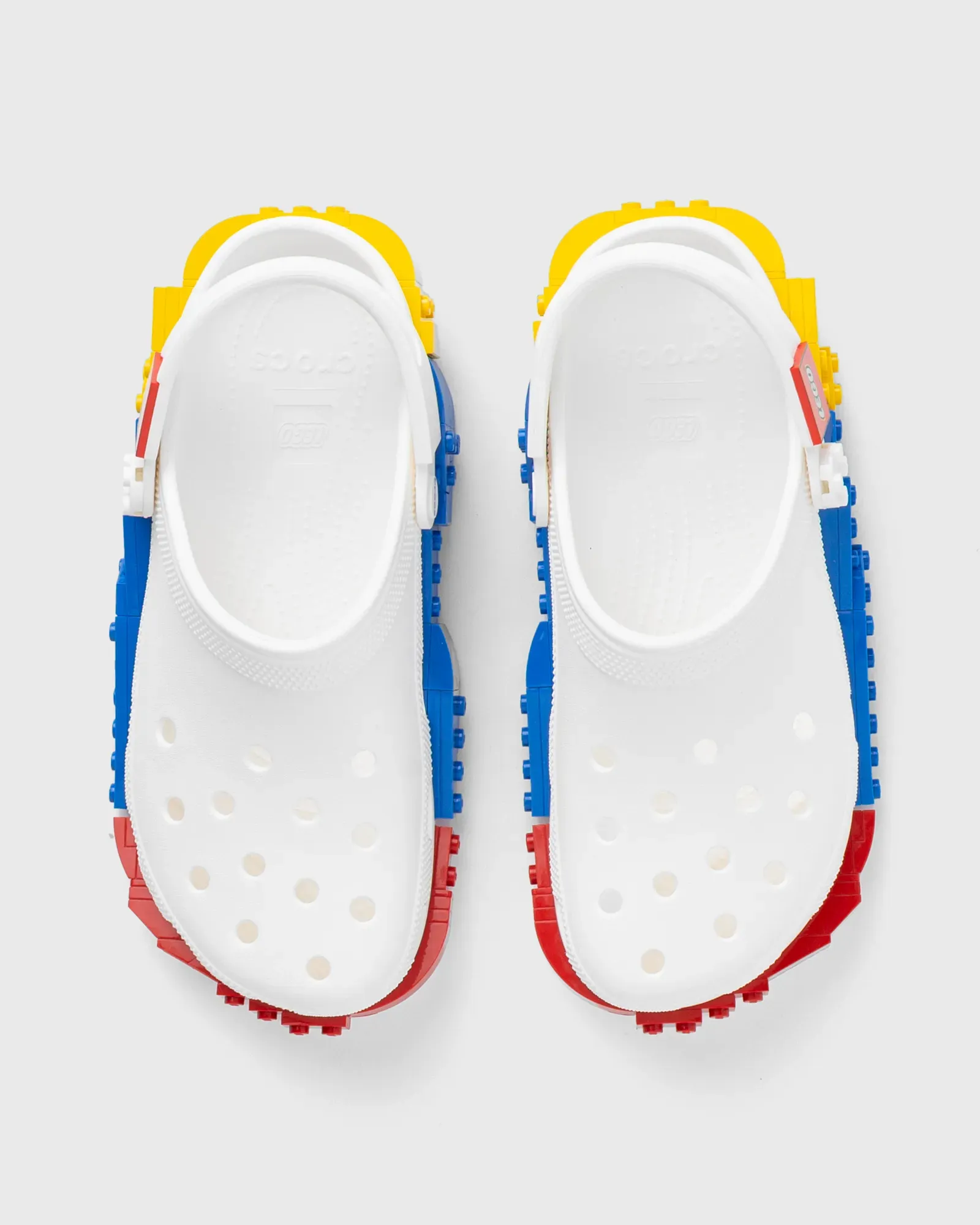 000000_Crocs-x-LEGO-4LW-System-Clog_White-Blue-Yellow_211873-100_img4