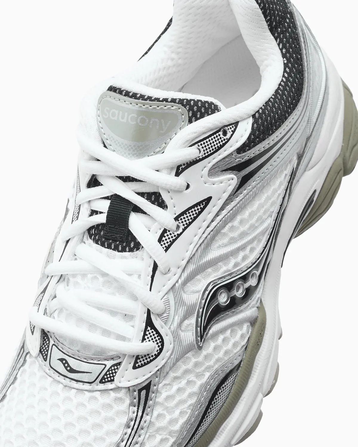 000000_Saucony-ProGrid-Omni-9_White-Silver_S70739-54_img6