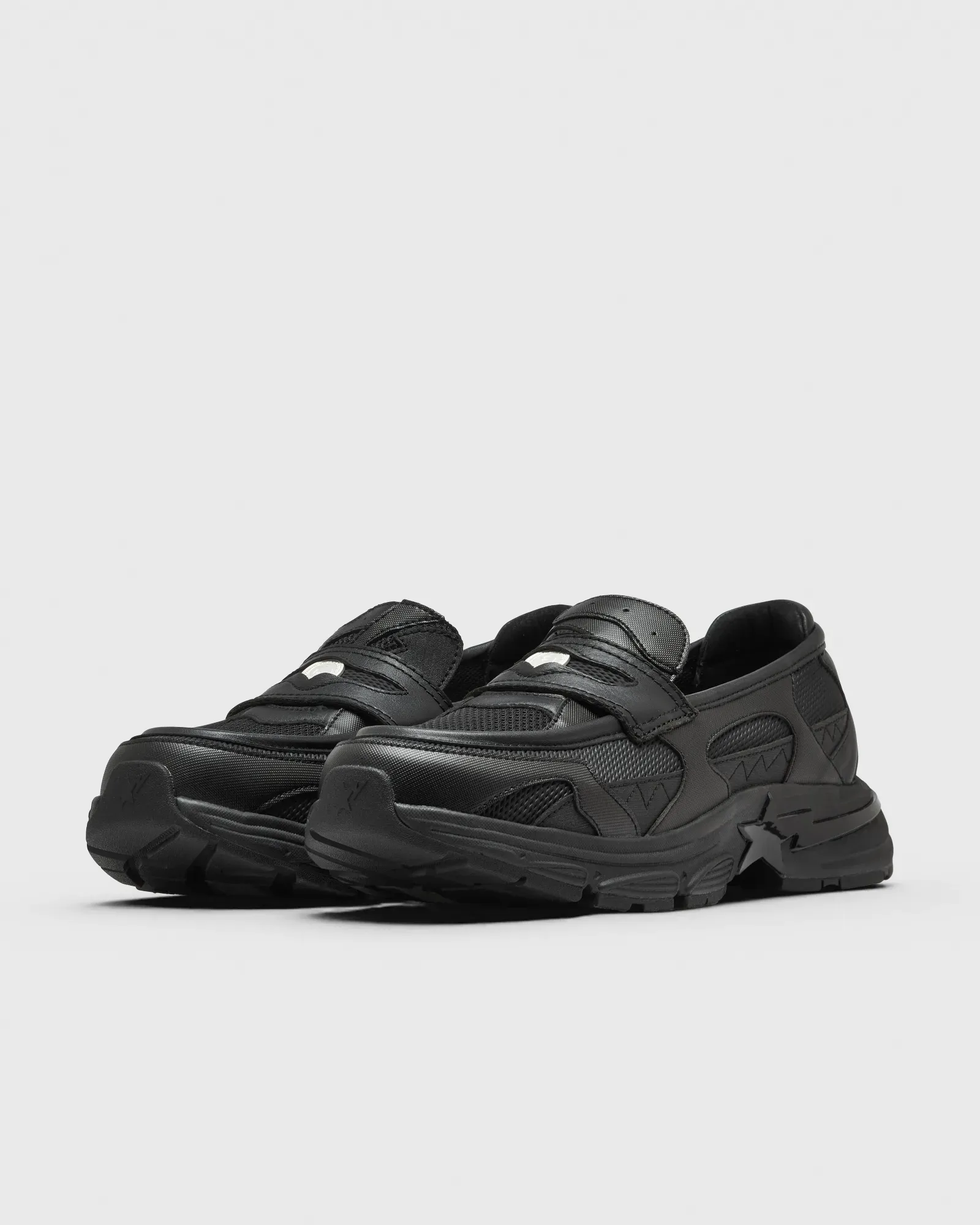 000000_A-Bathing-Ape-SHARK-STA-LOAFER_Black_001FWM301322MBLK_img1