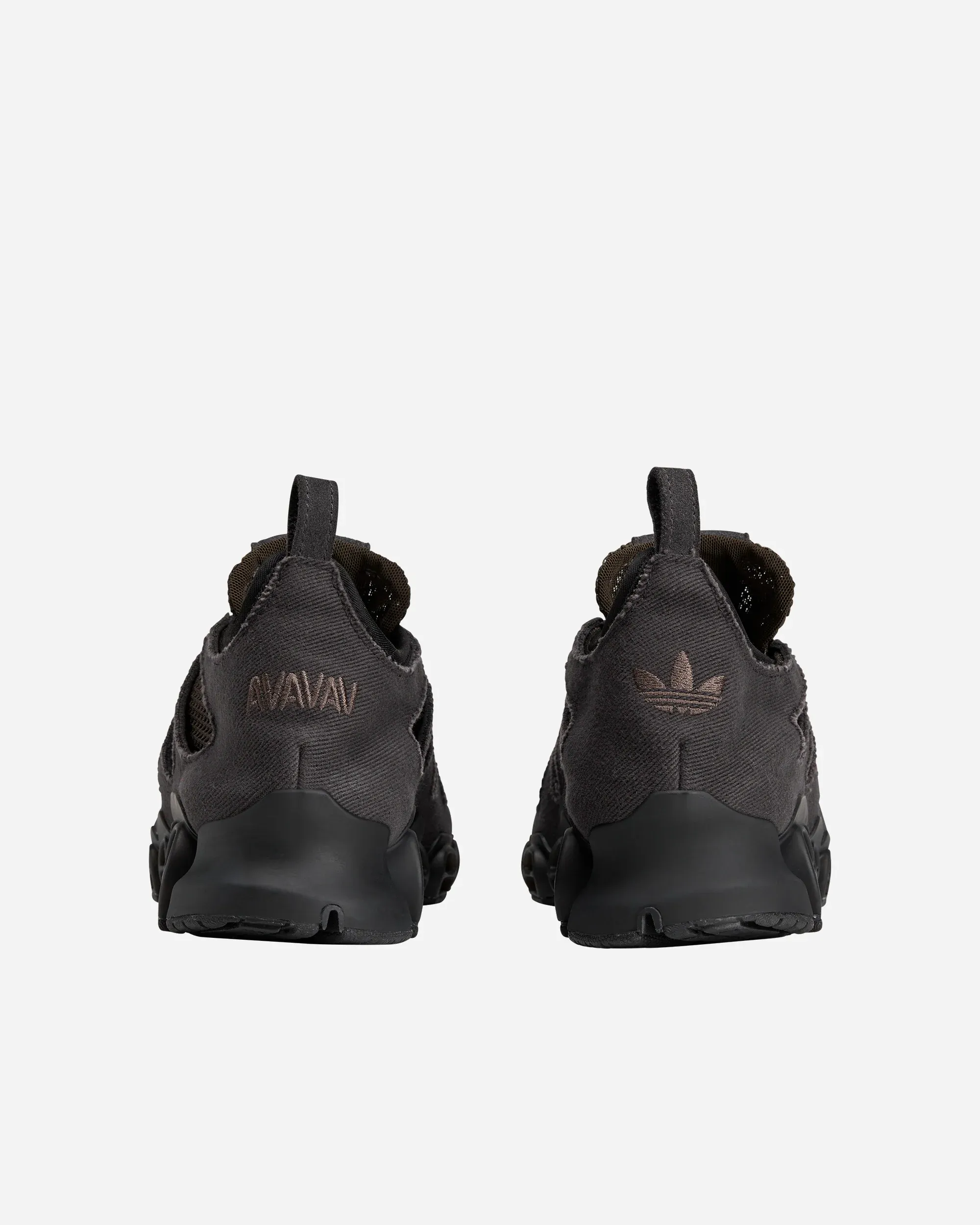 000000_adidas-Originals-x-AVAVAV-Megaride-Cutout-Suede_Black_KK2728_img2