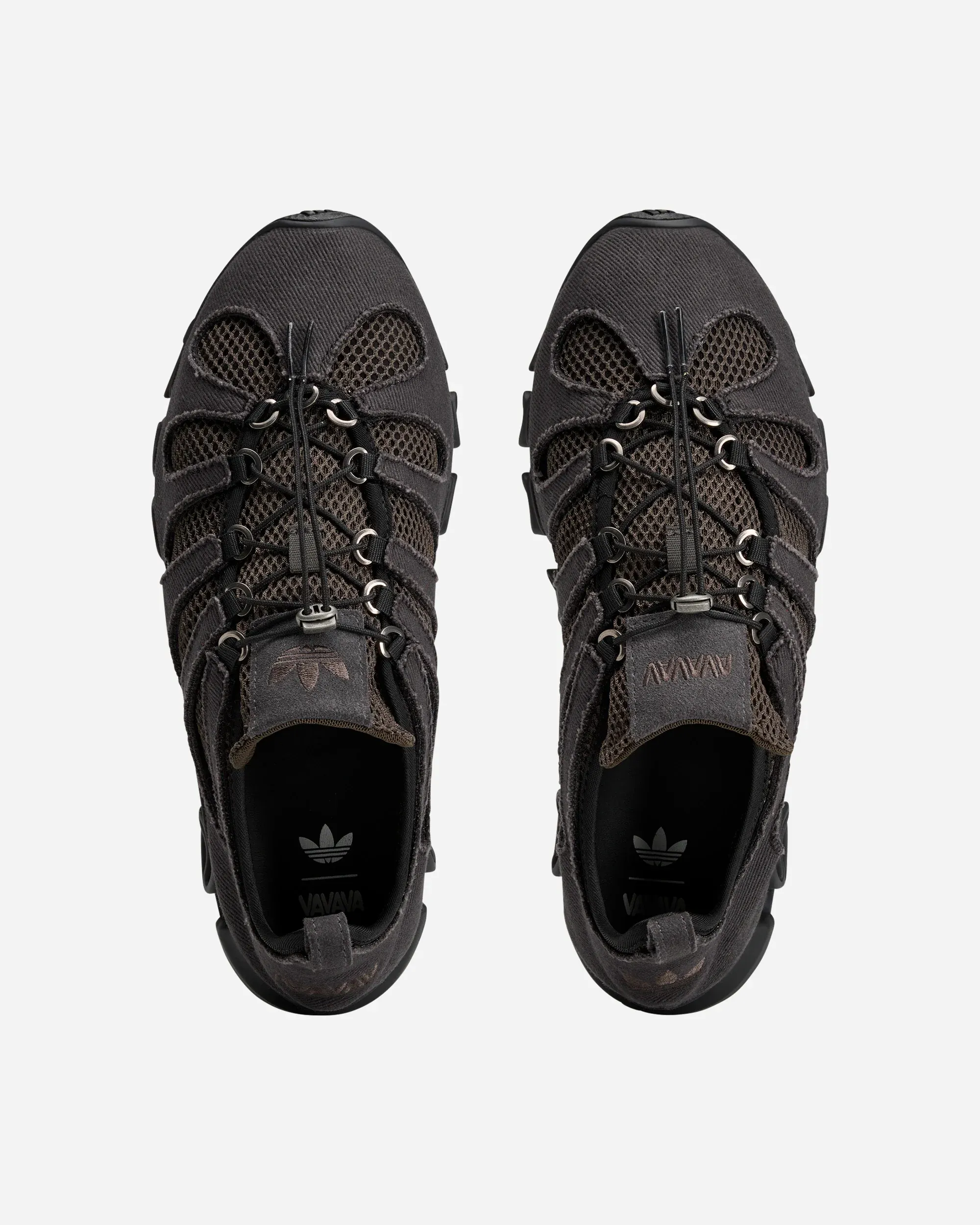 000000_adidas-Originals-x-AVAVAV-Megaride-Cutout-Suede_Black_KK2728_img3