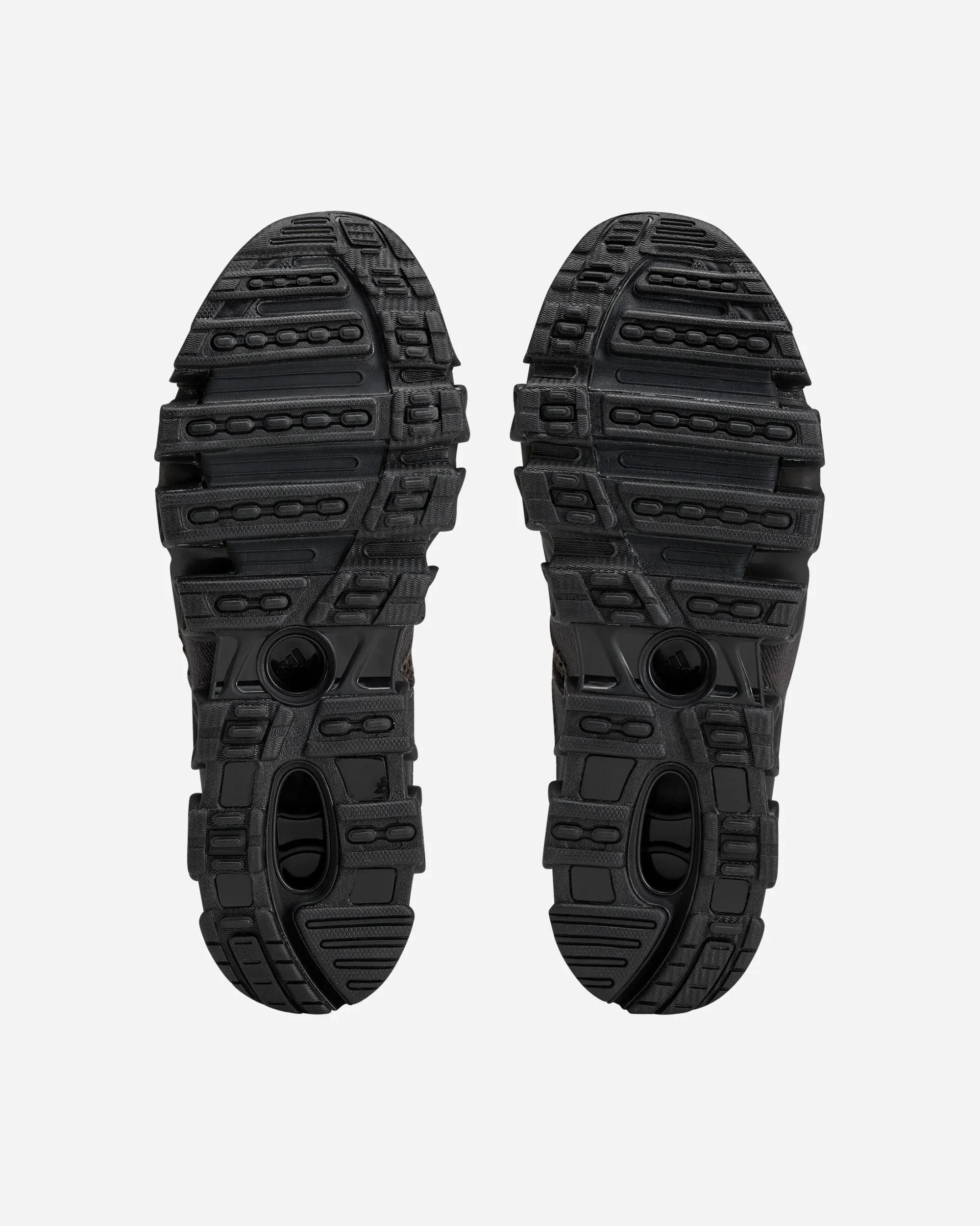 000000_adidas-Originals-x-AVAVAV-Megaride-Cutout-Suede_Black_KK2728_img4