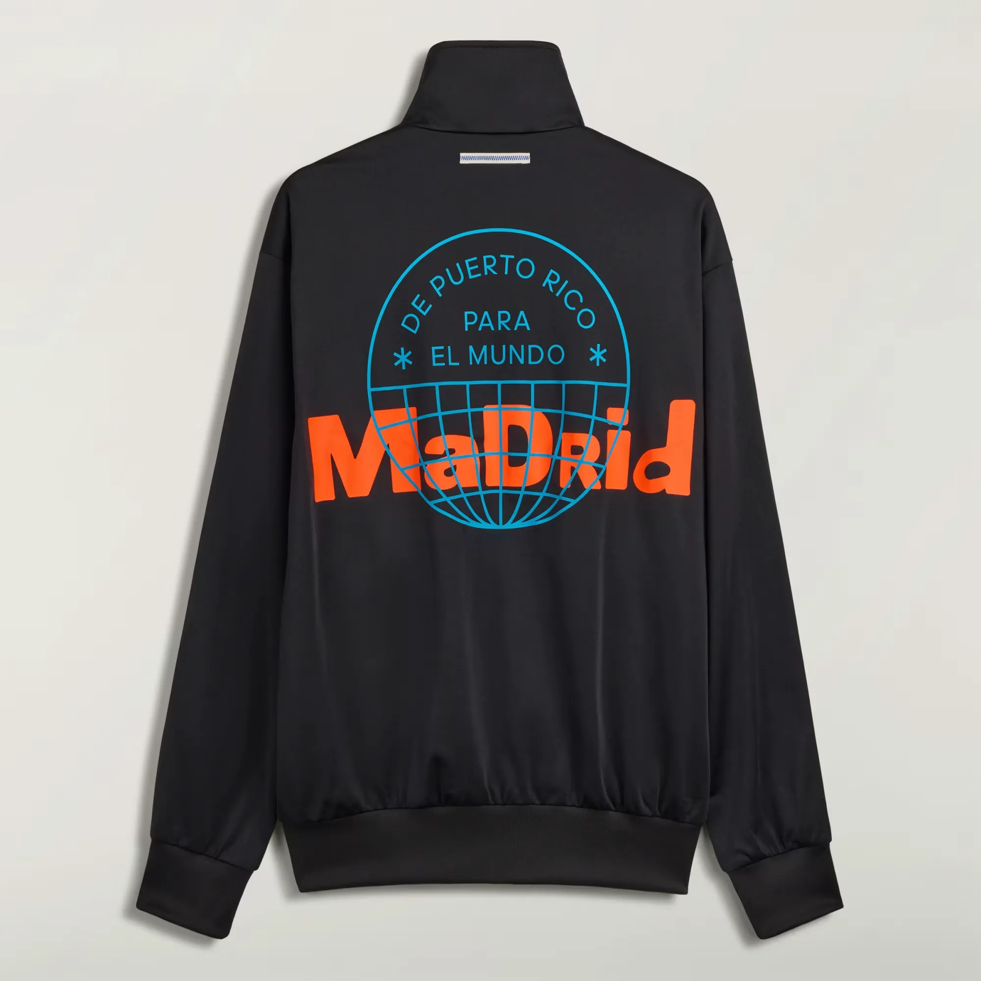 000000_adidas-Para-Bad-Bunny-Firebird-Track-Top-Madrid_Black_LG9056_img1