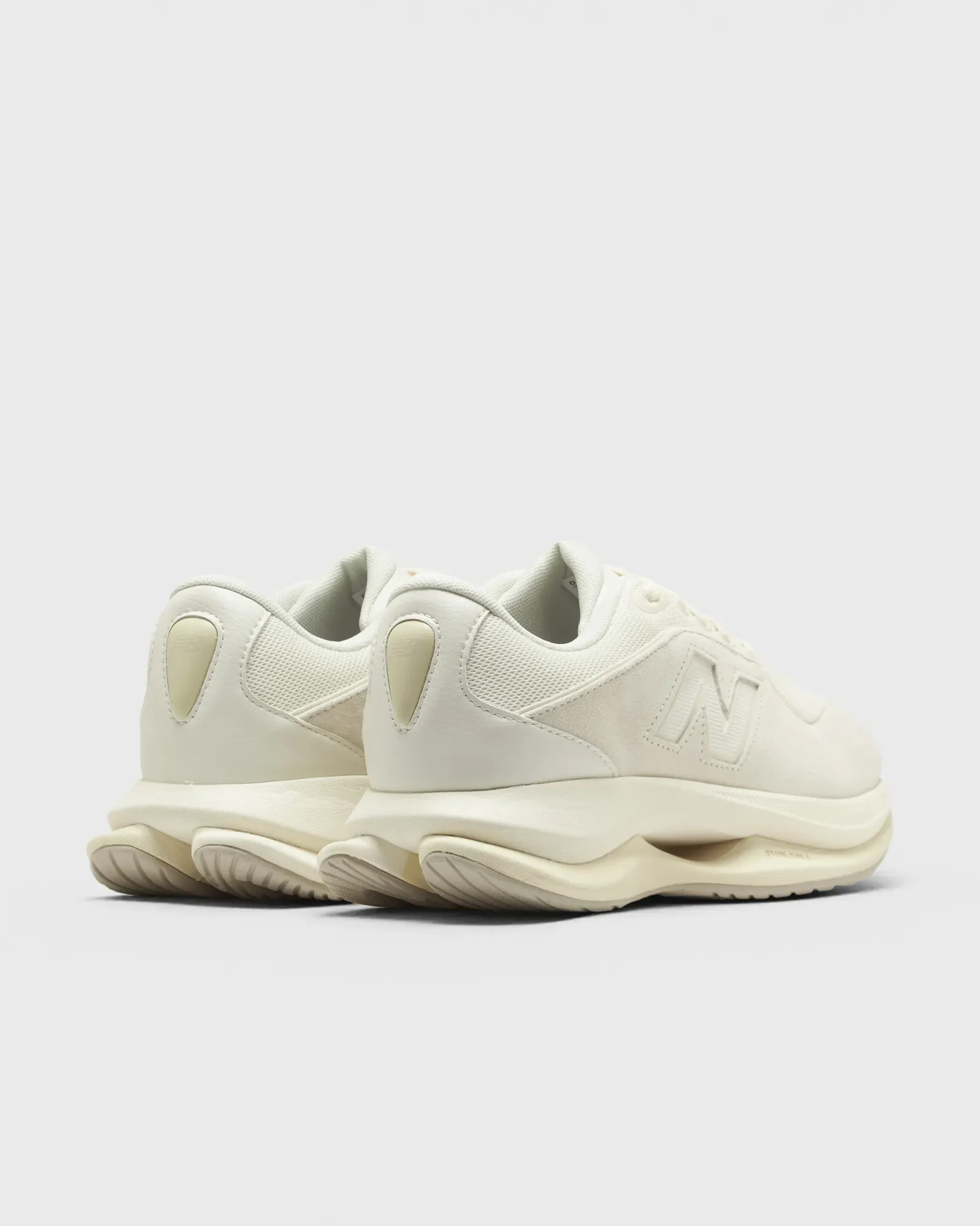 000000_New-Balance-TF100_Beige_UTFOA4U0_img3