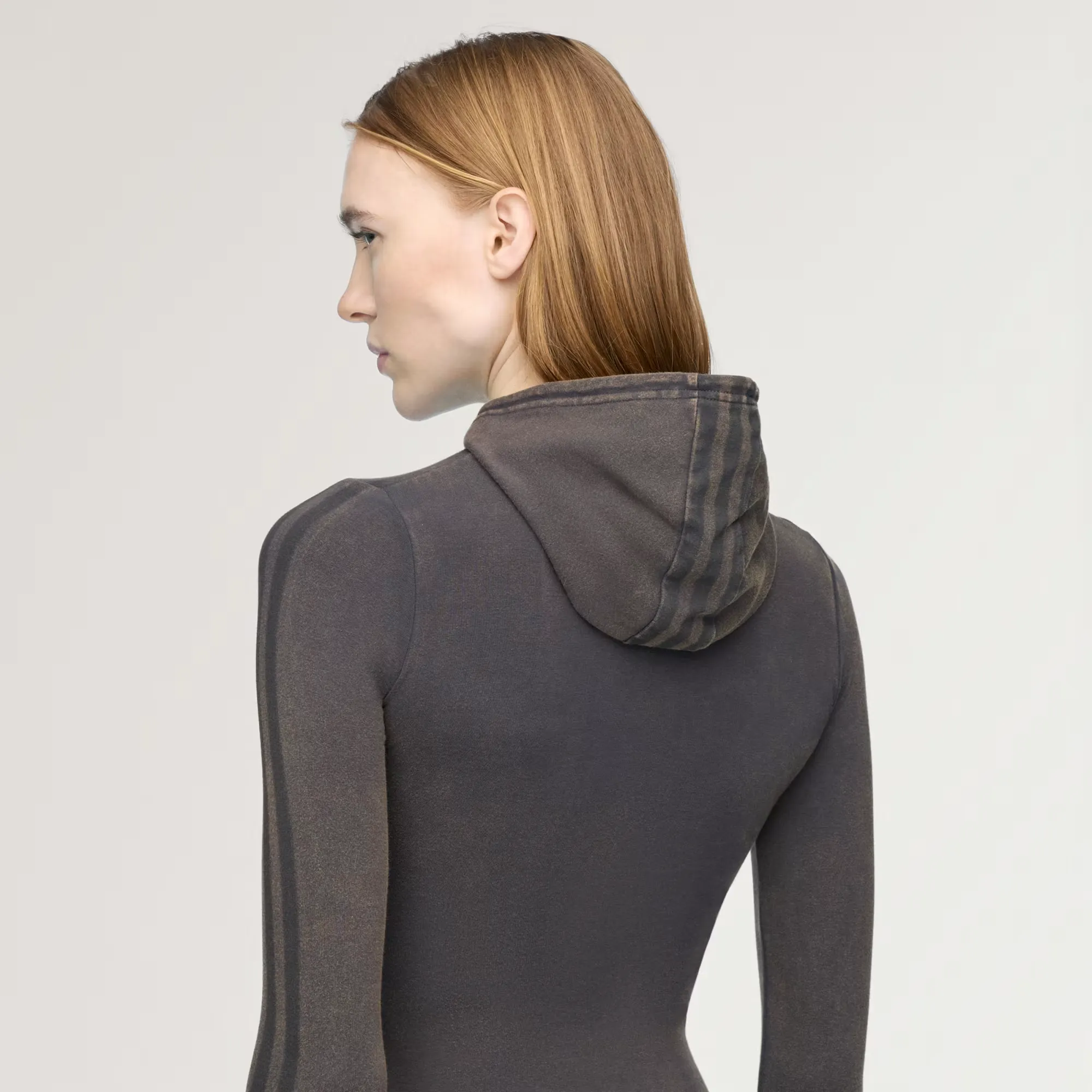 000000_adidas-by-Avavav-T-Shirt-Dress-WMNS_Carbon_KF4975_img6