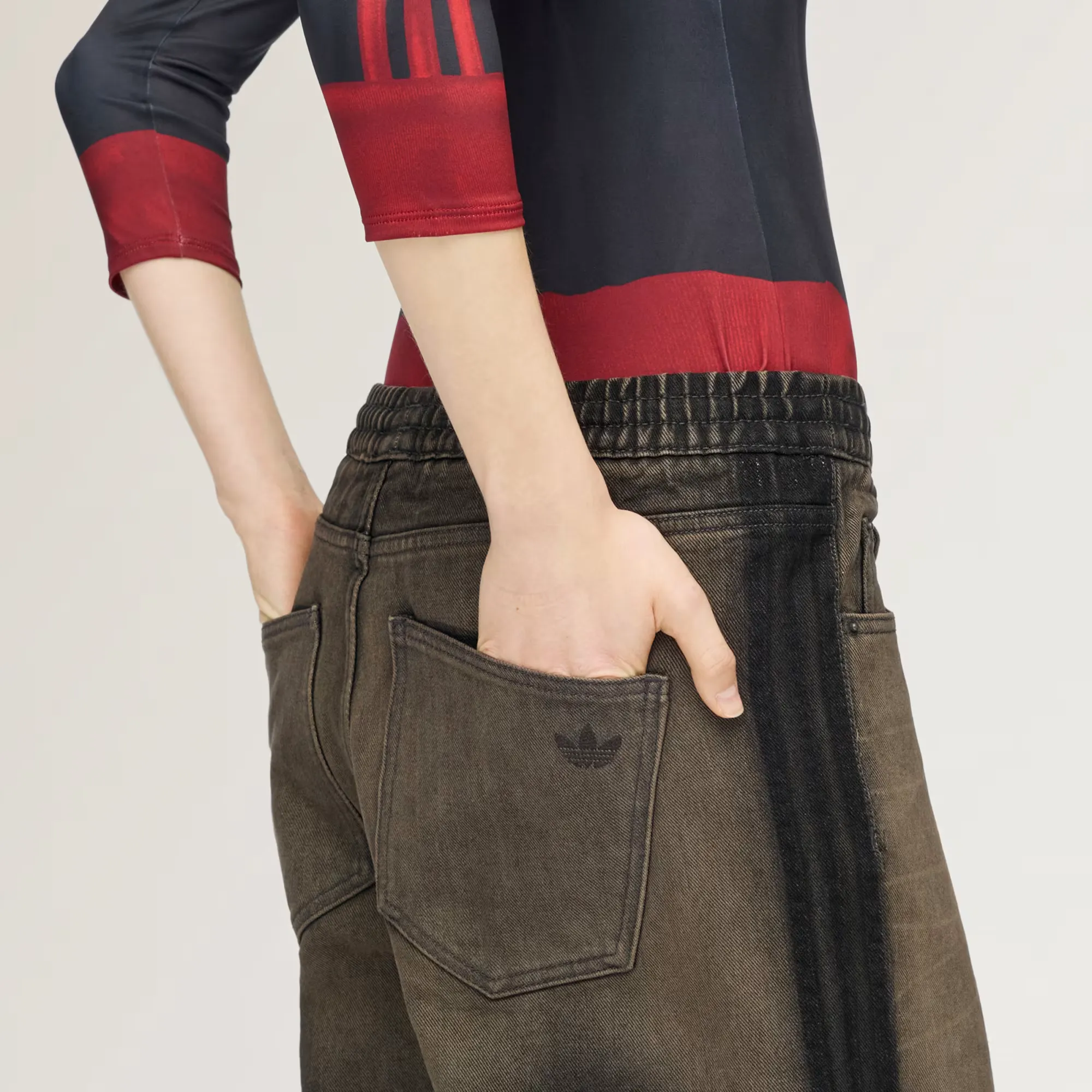 000000_adidas-by-Avavav-Baggy-Denim-Pants-WMNS_Carbon_KF4969_img7