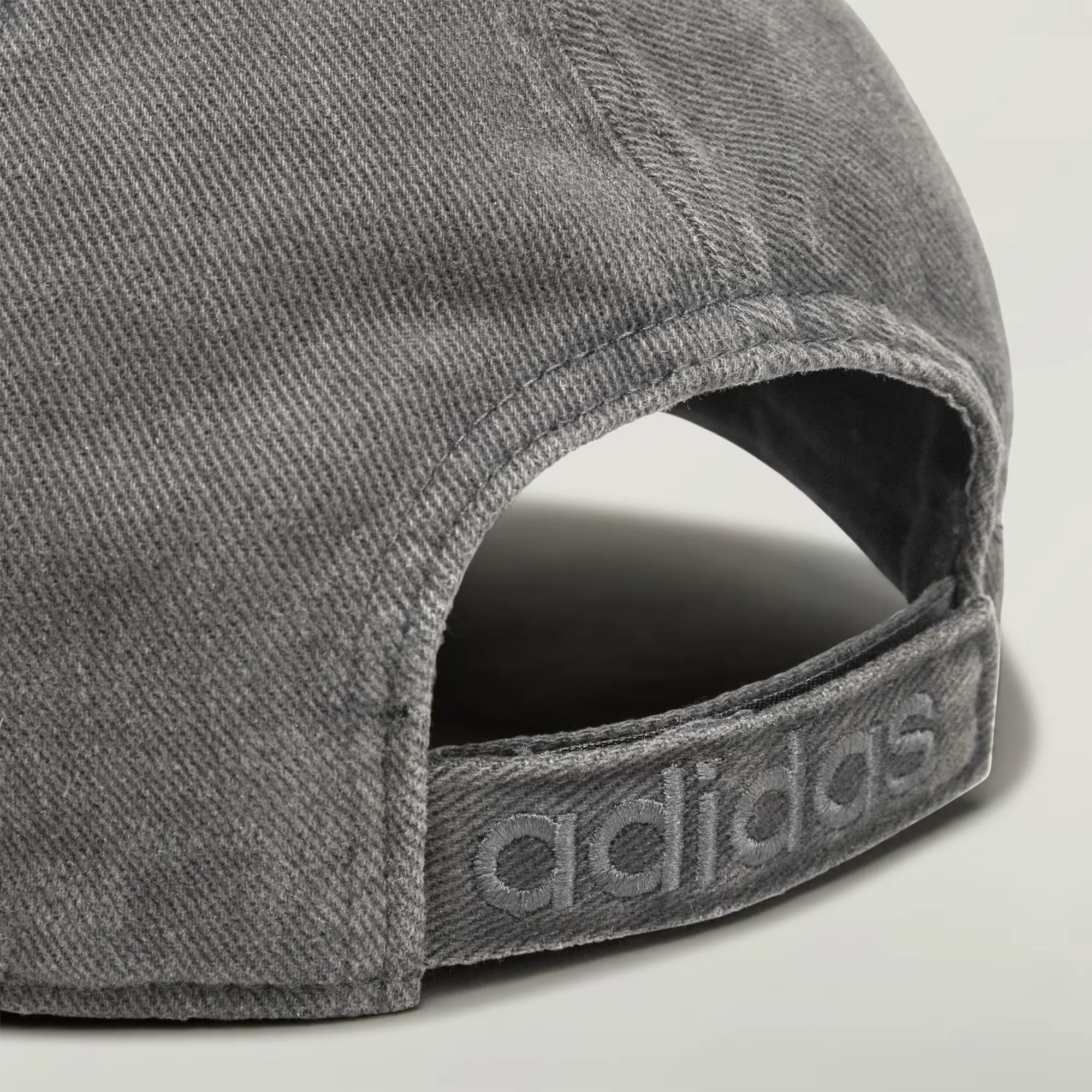 000000_adidas-by-Avavav-Double-Visor-Split-Cap_Noir_KG1948_img5