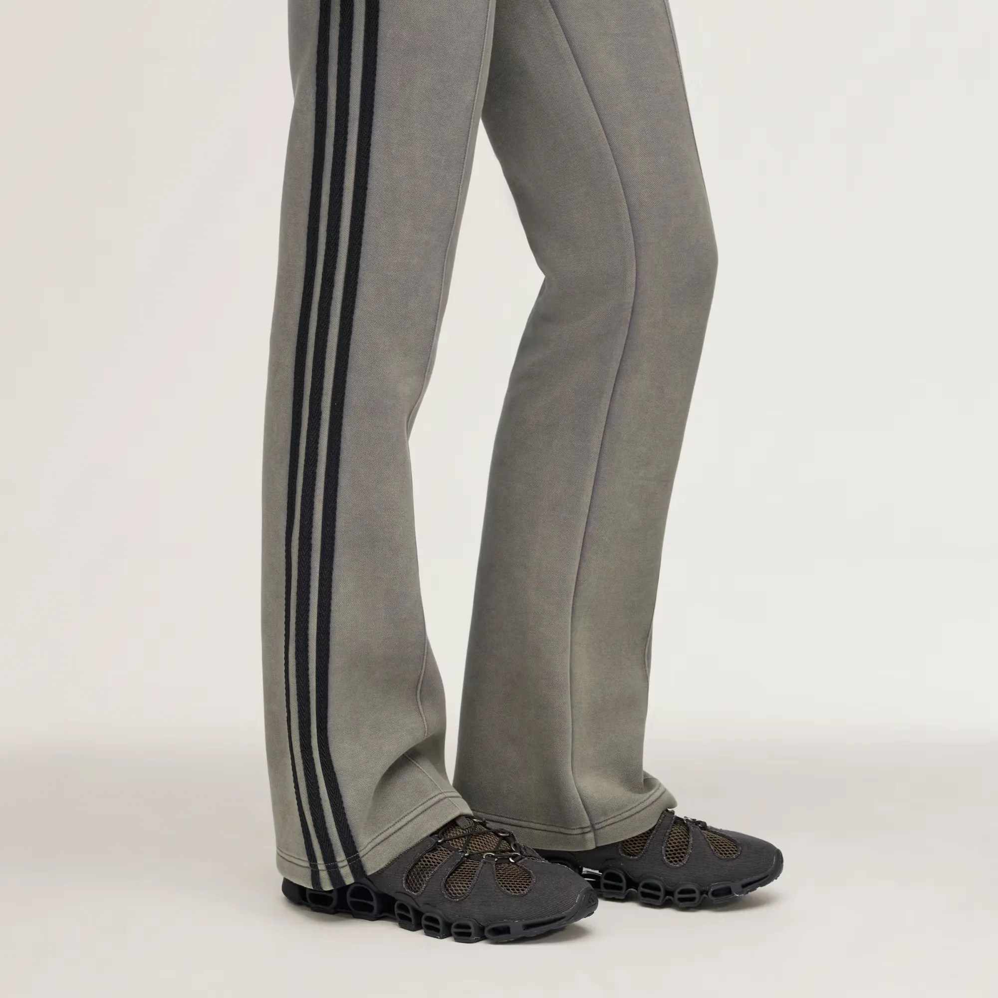 000000_AVAVAV-x-adidas-Track-Pants_Grey-Four_KS1287_img5