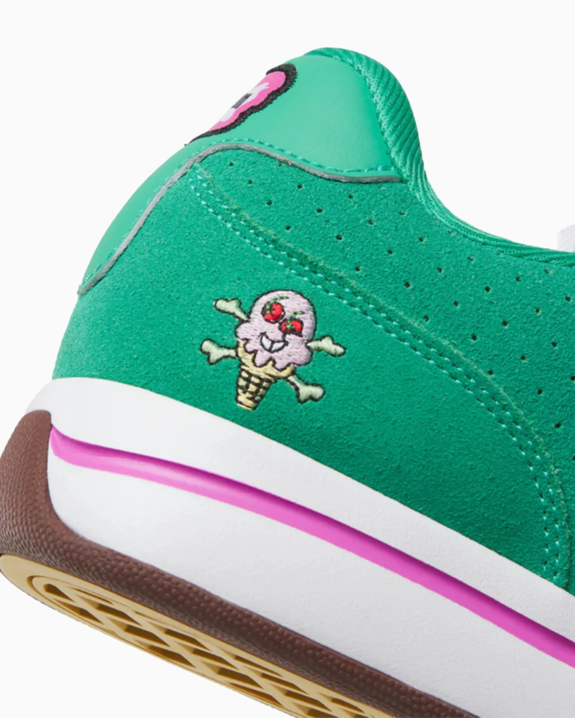 000000_Reebok-x-BBC-Ice-Cream-Board-Flip_Watermelon_100268281-320_img1