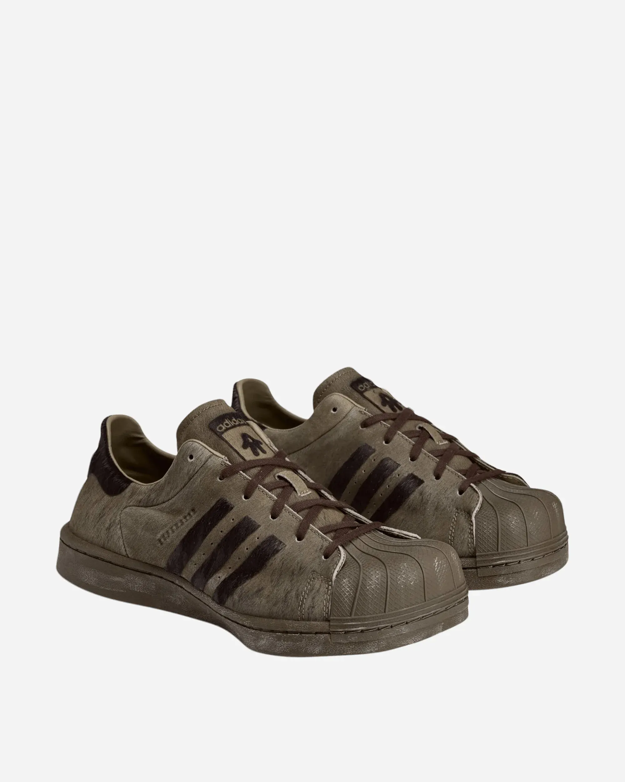 000000_adidas-x-AVAVAV-Superstar-WMNS_Dark-Brown_KK2724_img1