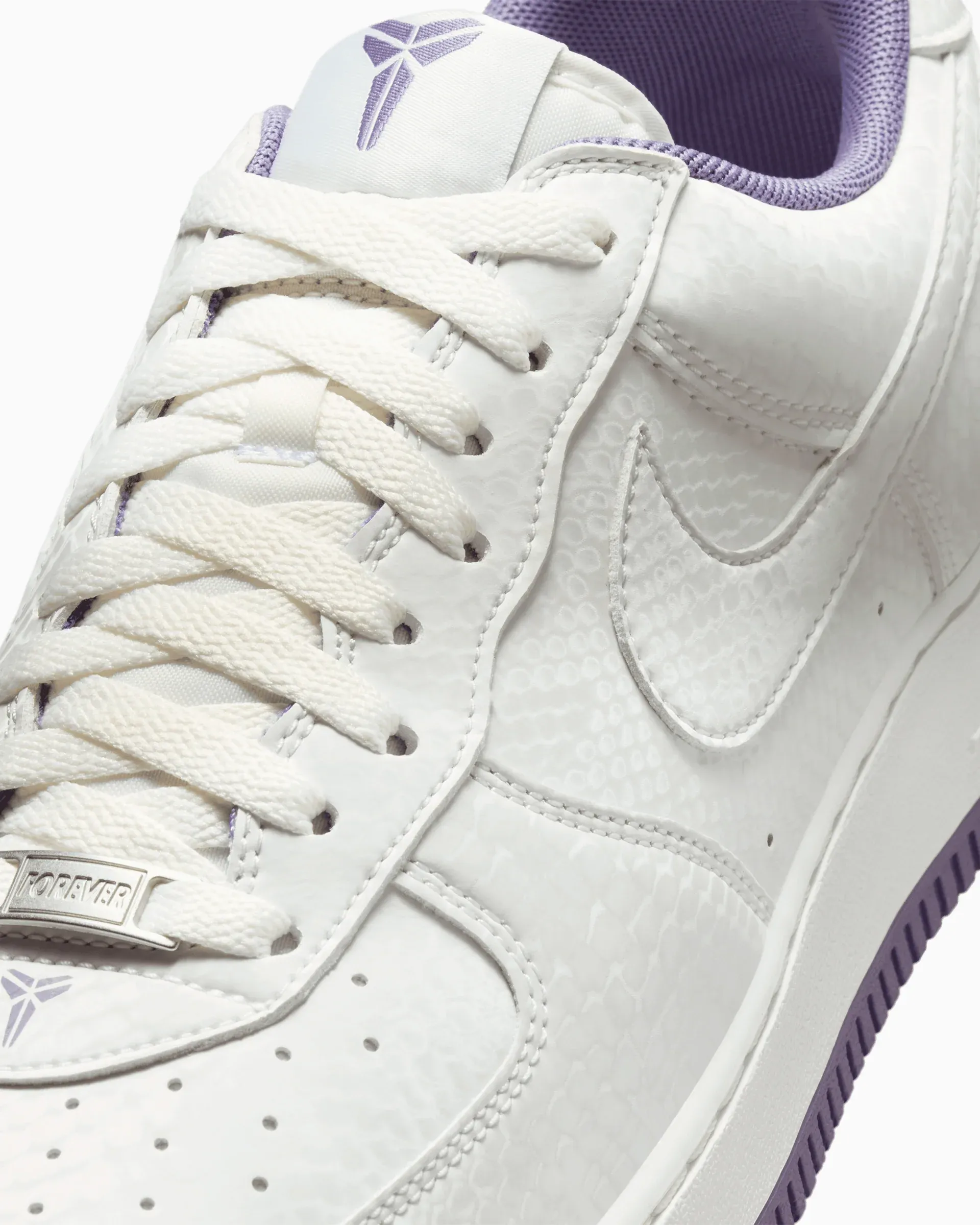 000000_Nike-x-Kobe-Bryant-Air-Force-1-Low_Daybreak_IB0018-102_img1