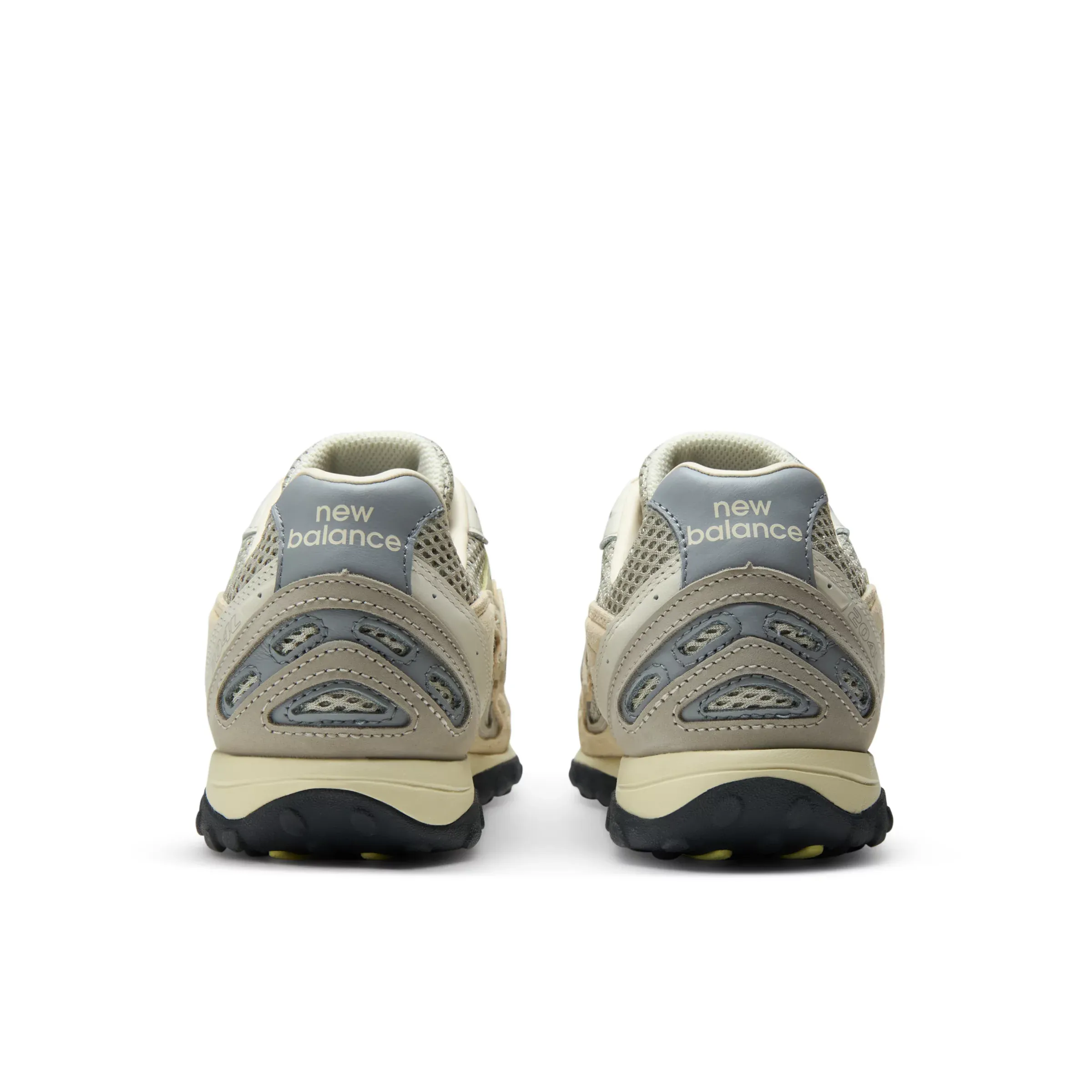000000_AURALEE-x-New-Balance-204L_Plaza-Taupe-White-Jade_U204L7YU_img4