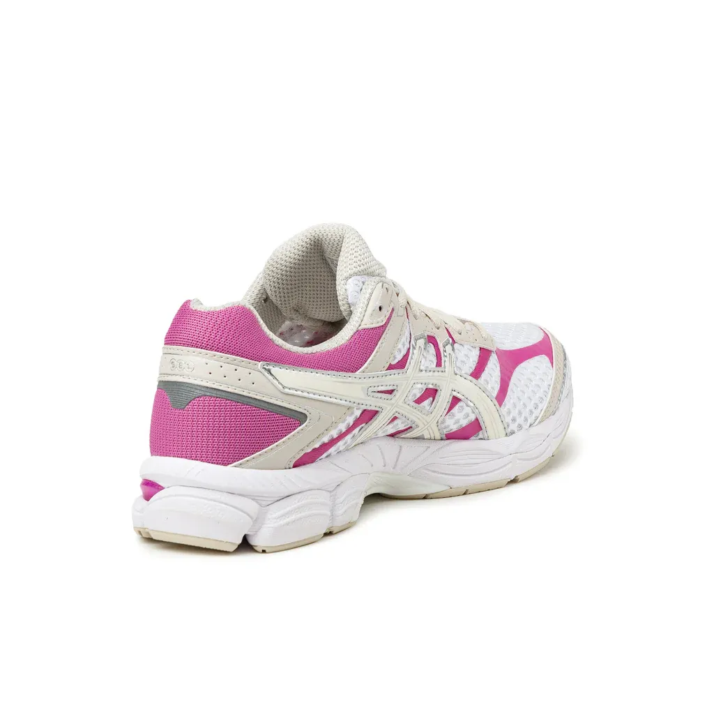 000000_Asics-GEL-Cumulus-16_White-Cream_1203A733-108_img2