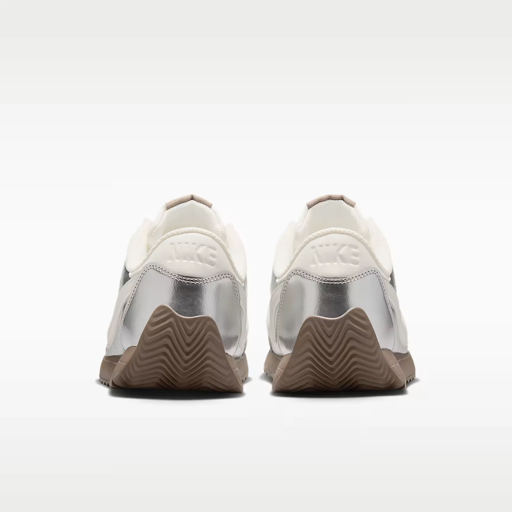 000000_Nike-Pacific-WMNS_Metallic-Silver-Mink-Brown_IR2750-095_img5