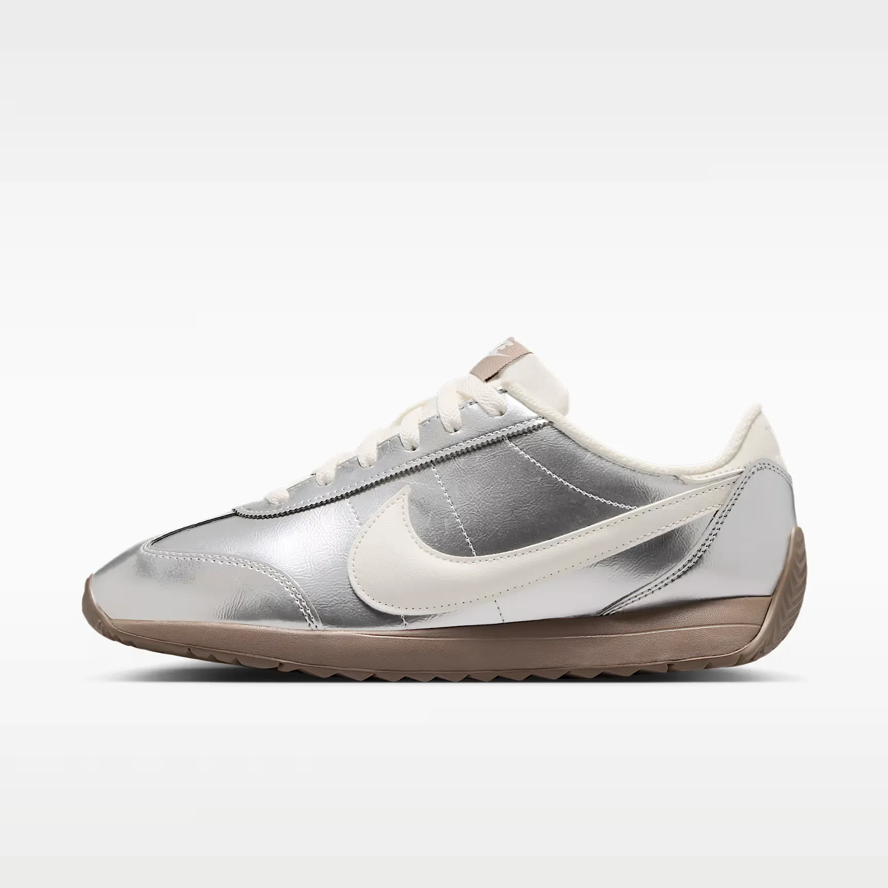 000000_Nike-Pacific-WMNS_Metallic-Silver-Mink-Brown_IR2750-095_img0