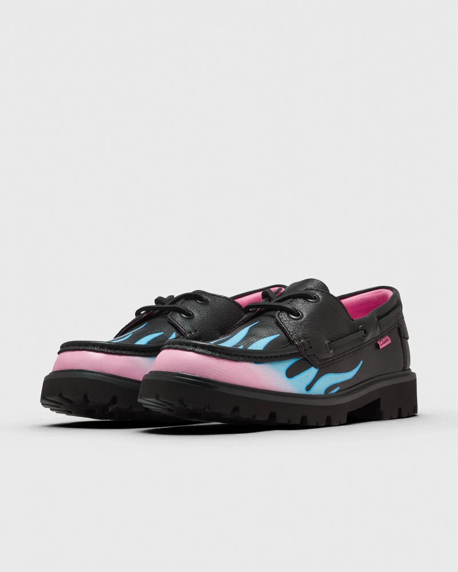 000000_Clarks-x-Bisous-Bisous-Cleyhill-Fire_Black_261895327_img1