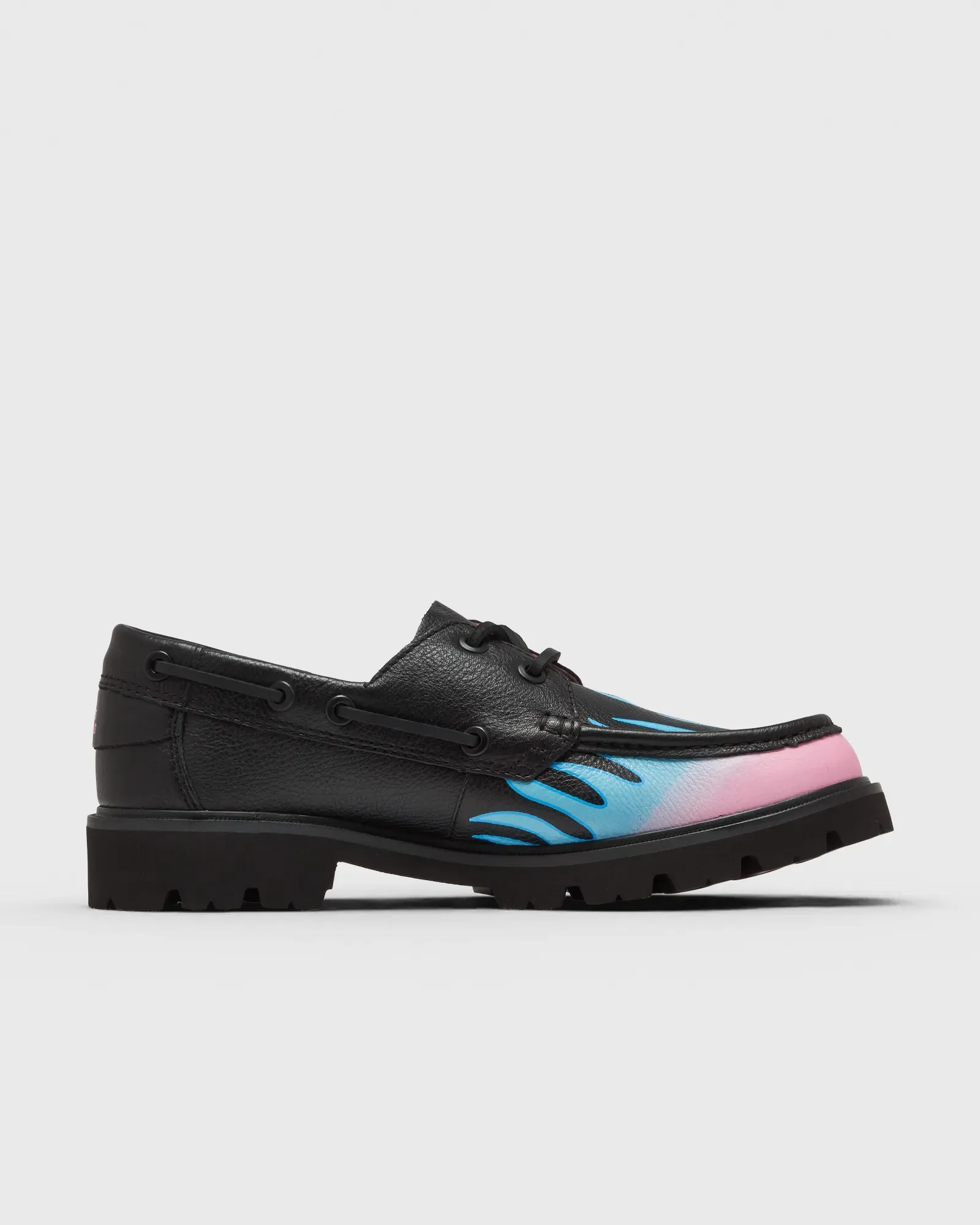 000000_Clarks-x-Bisous-Bisous-Cleyhill-Fire_Black_261895327_img2