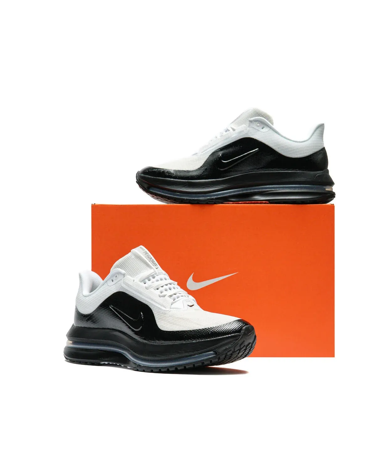 000000_Nike-Pegasus-Premium-SP_White-Black_IR2166-102_img4