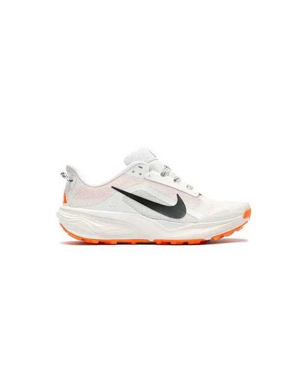 000000_Nike-ACG-Pegasus-Trail_Summit-White-Phantom-Safety-Orange_HV8116-103_img0