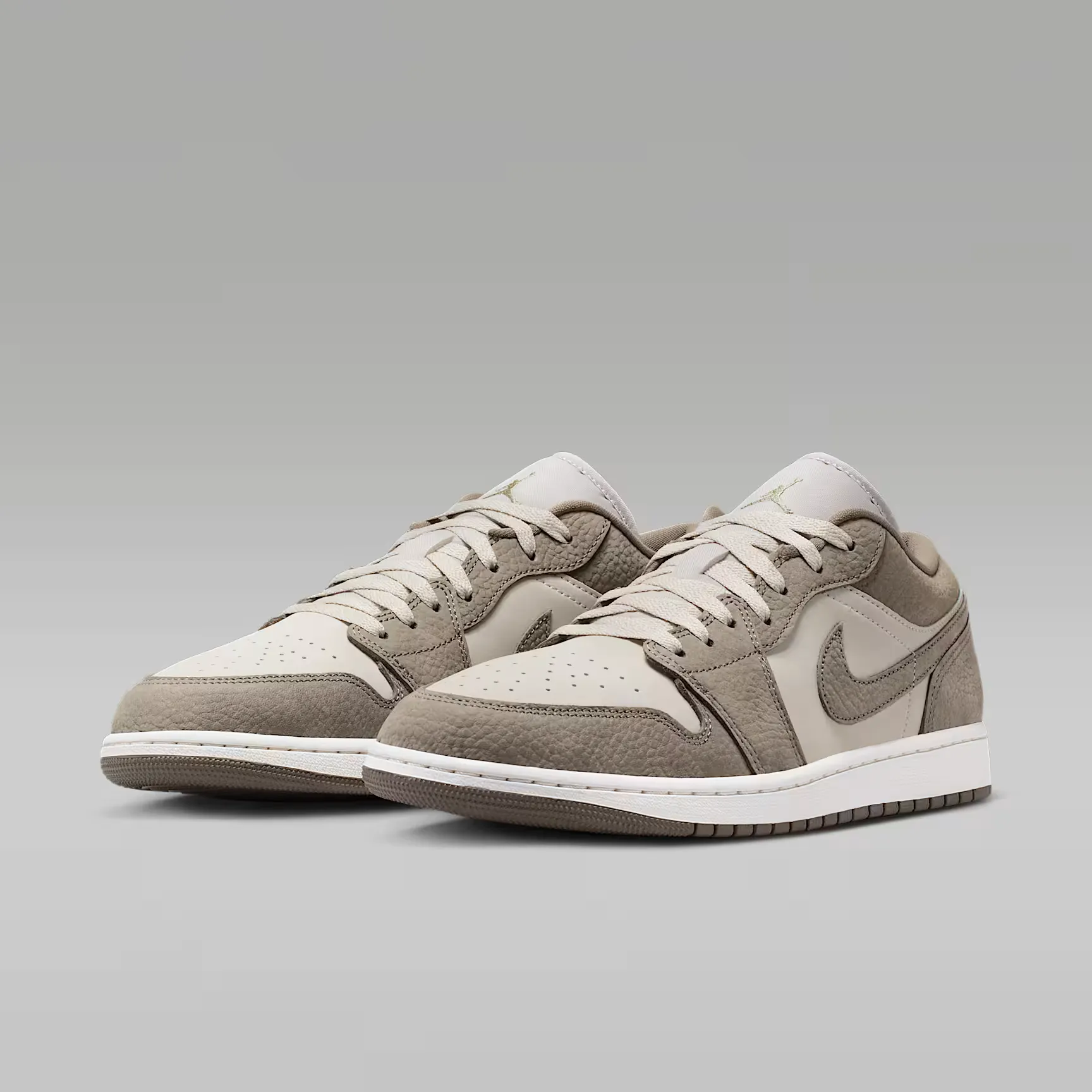 000000_Air-Jordan-1-Low_Olive-Grey_IU7552-040_img4
