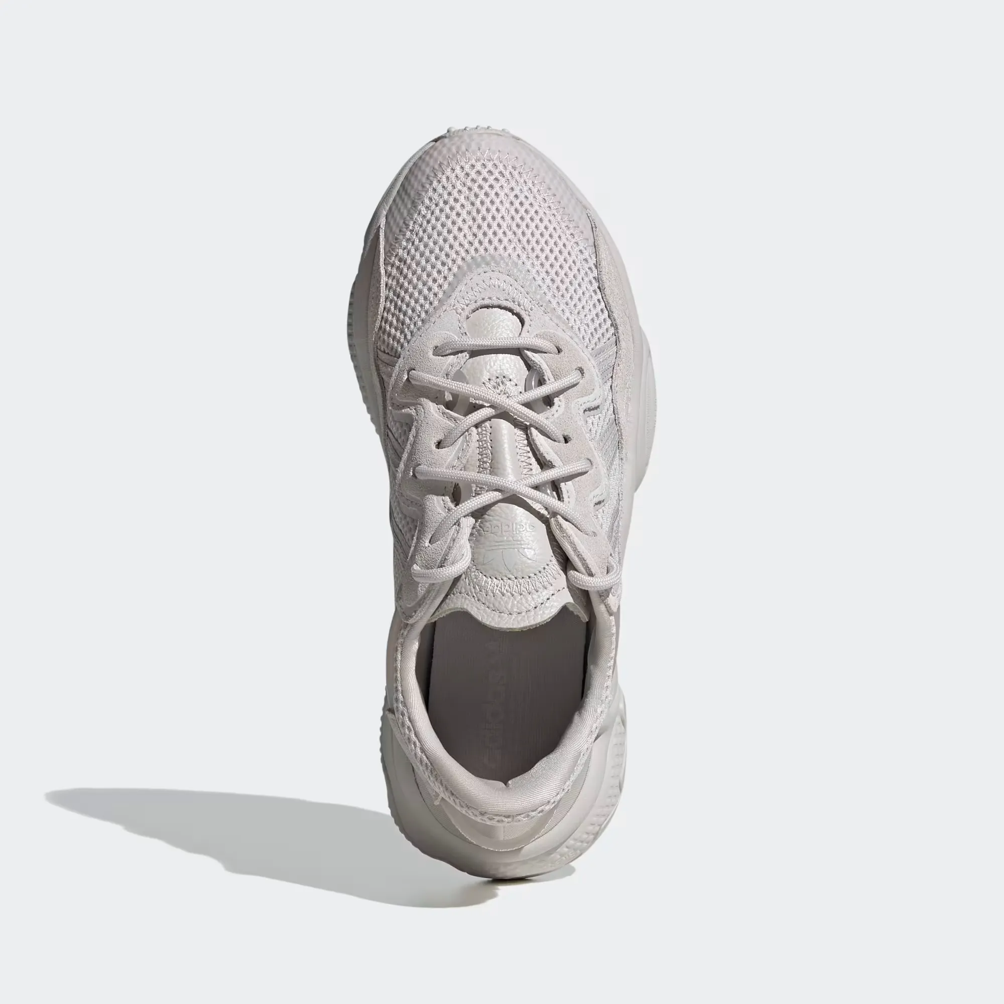 000000_adidas-OZWEEGO_Chalk-Pearl_FY2023_img1