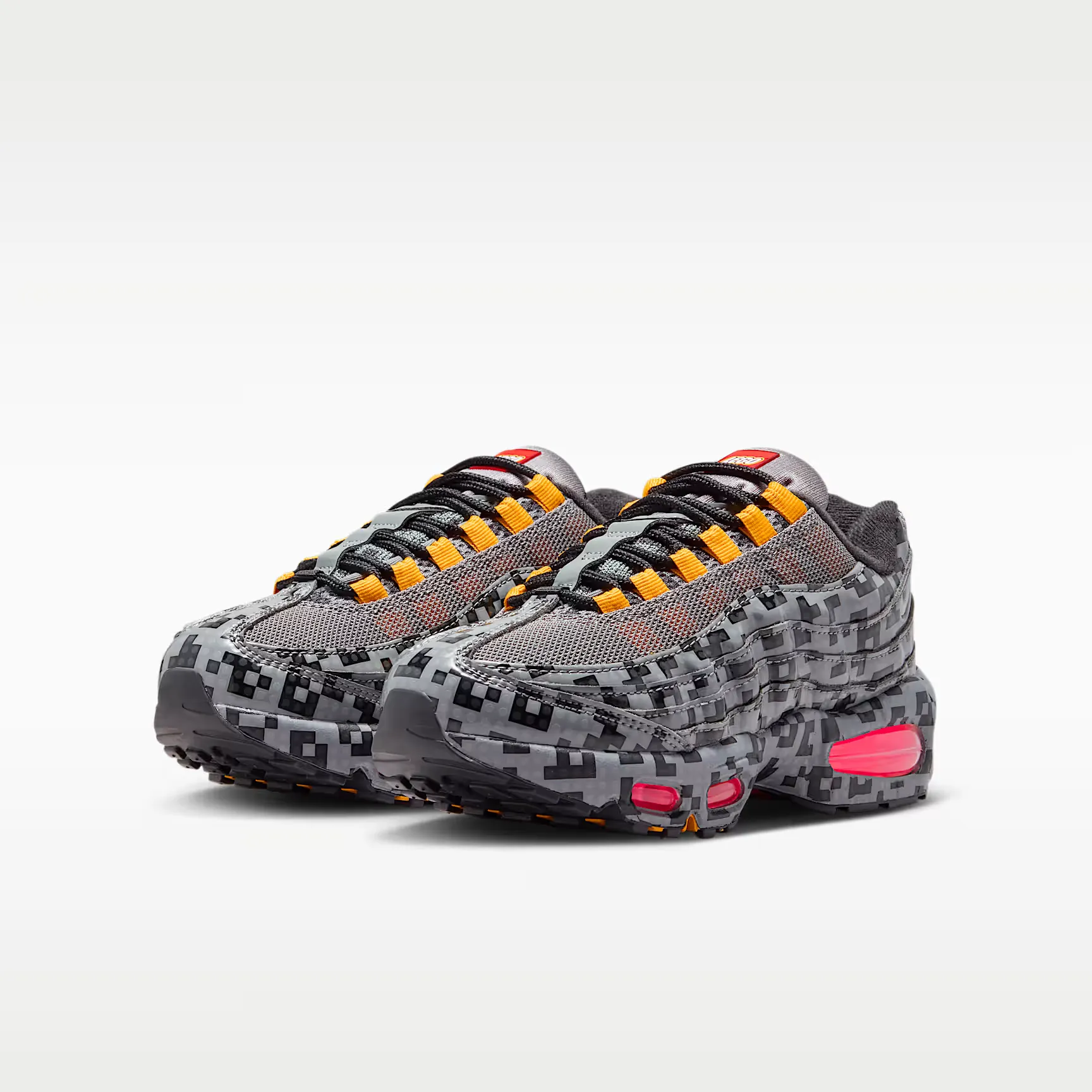 000000_Nike-Air-Max-95-x-LEGO-GS_Brick-Pixel_IO4799-001_img4