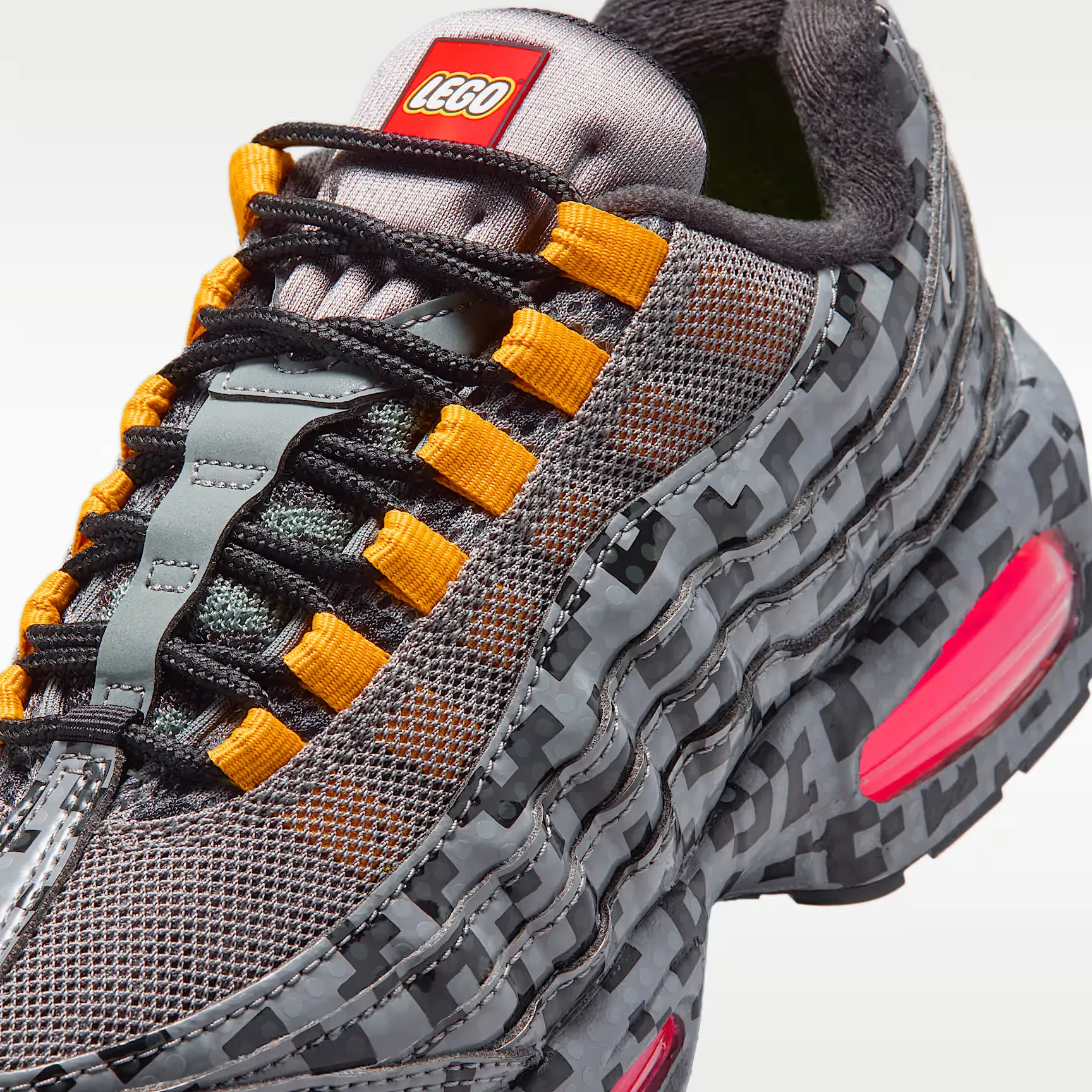 000000_Nike-Air-Max-95-x-LEGO-GS_Brick-Pixel_IO4799-001_img6