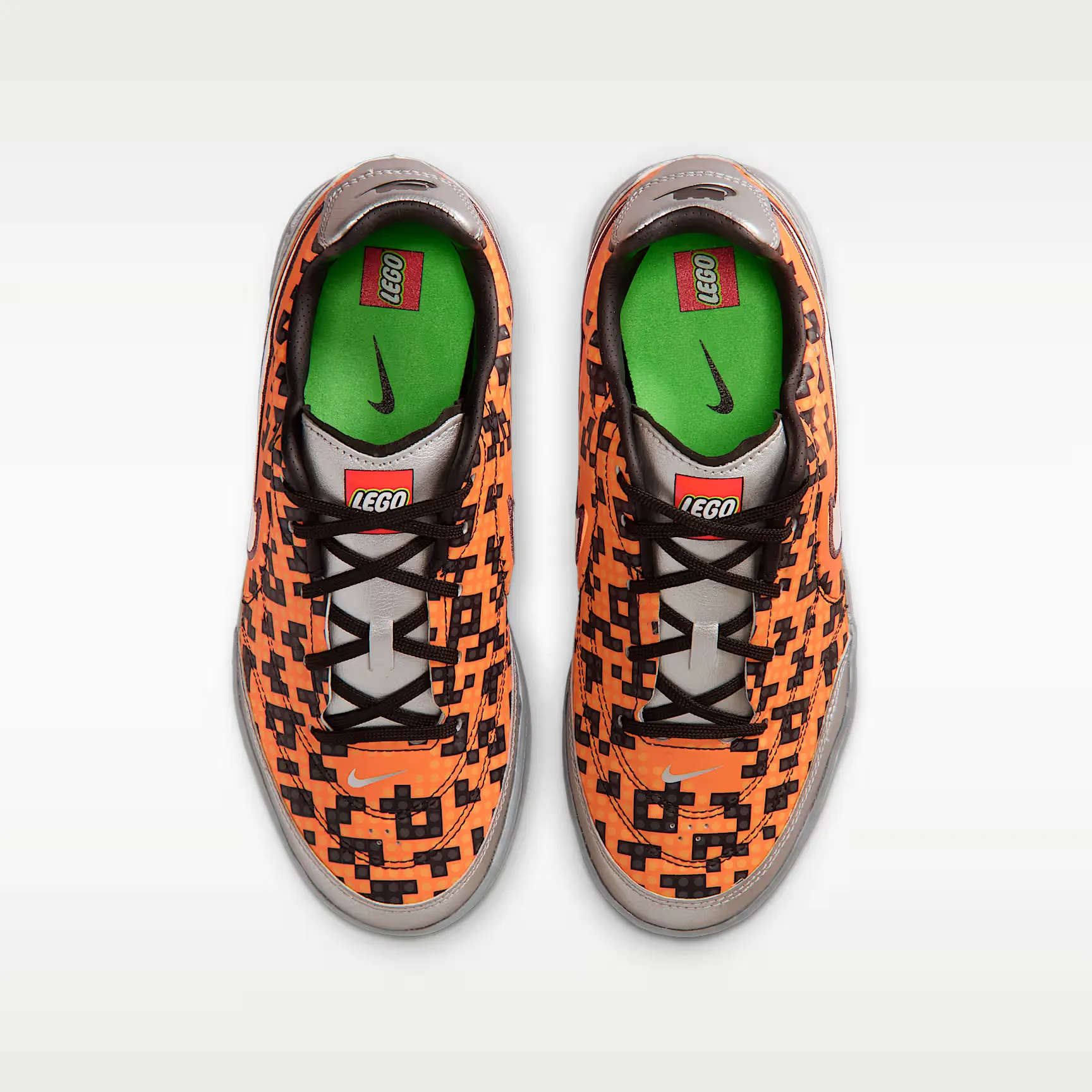 000000_Nike-Jr.-Streetgato-x-LEGO-Collection-GS_Metallic-Silver-Safety-Orange_IO2390-002_img3