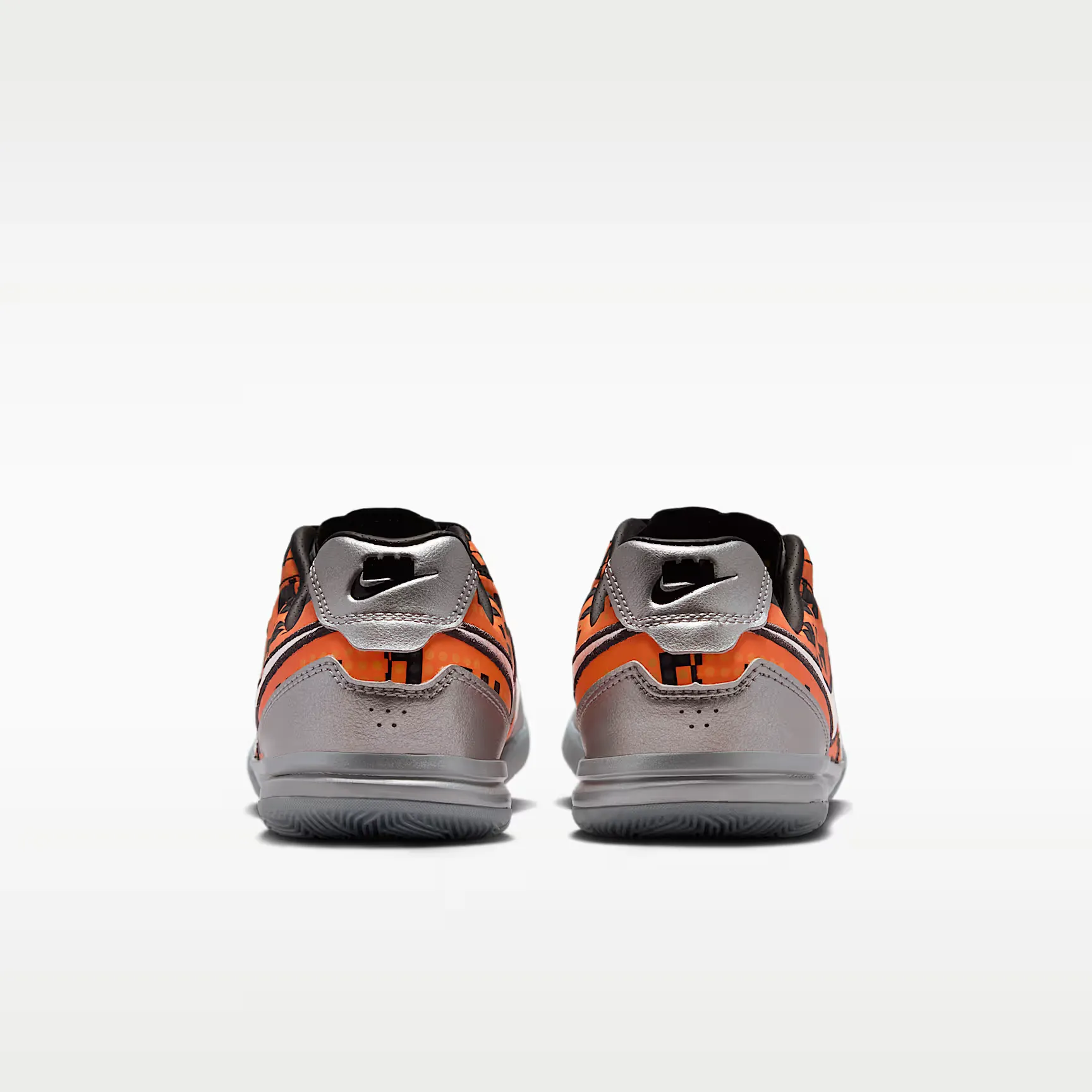 000000_Nike-Jr.-Streetgato-x-LEGO-Collection-GS_Metallic-Silver-Safety-Orange_IO2390-002_img5