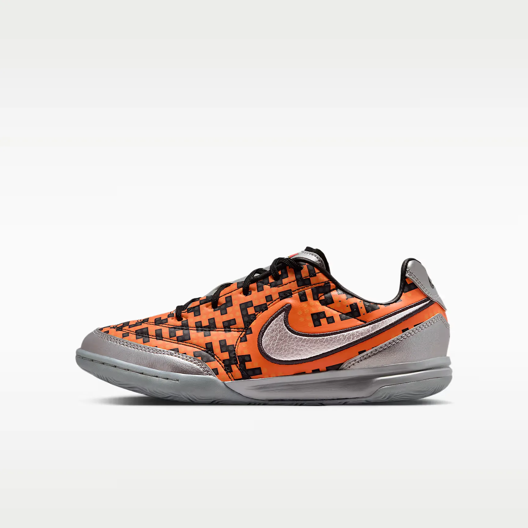 000000_Nike-Jr.-Streetgato-x-LEGO-Collection-GS_Metallic-Silver-Safety-Orange_IO2390-002_img0