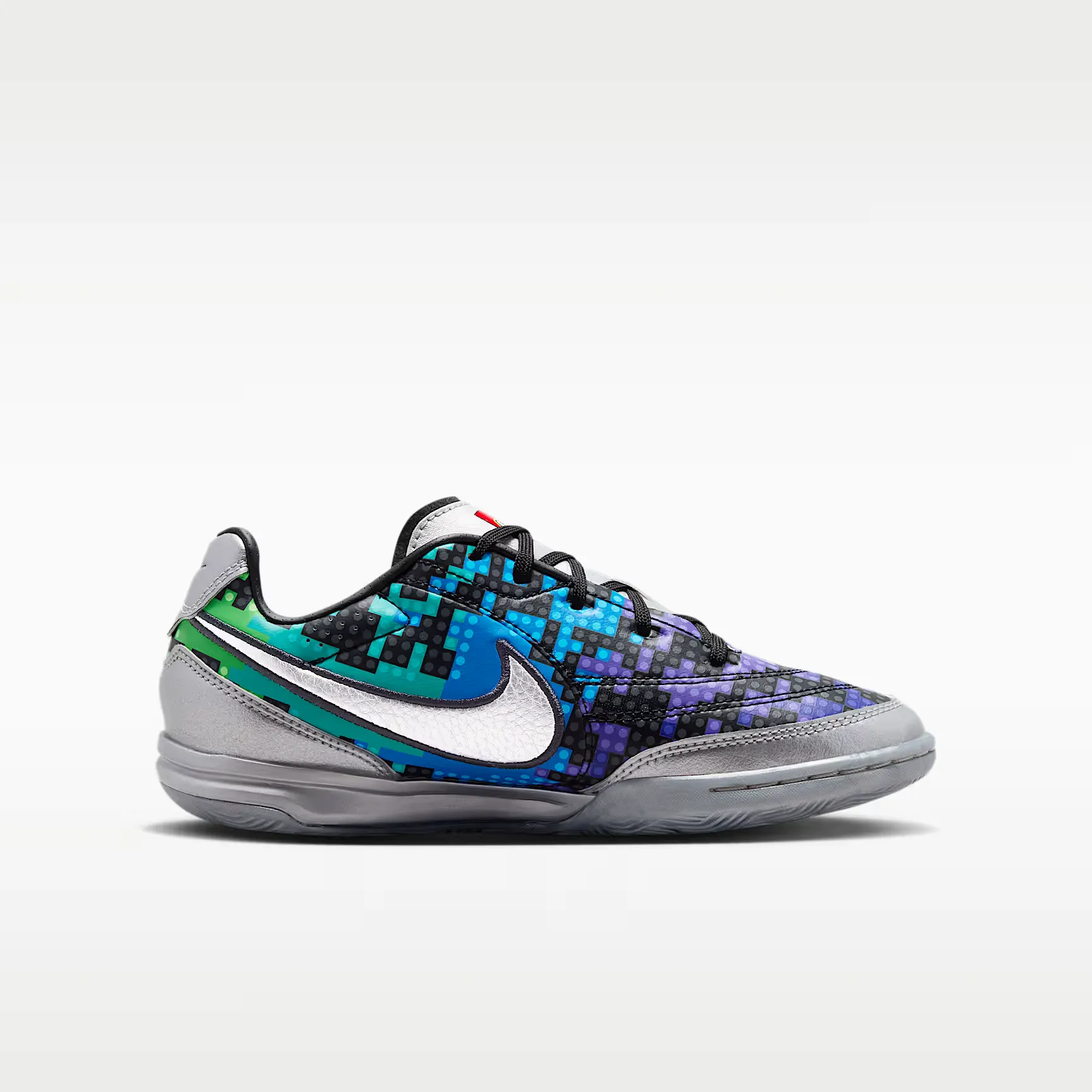 000000_Nike-Jr.-Streetgato-x-LEGO-GS_Brick-Pixel_IO2390-001_img2