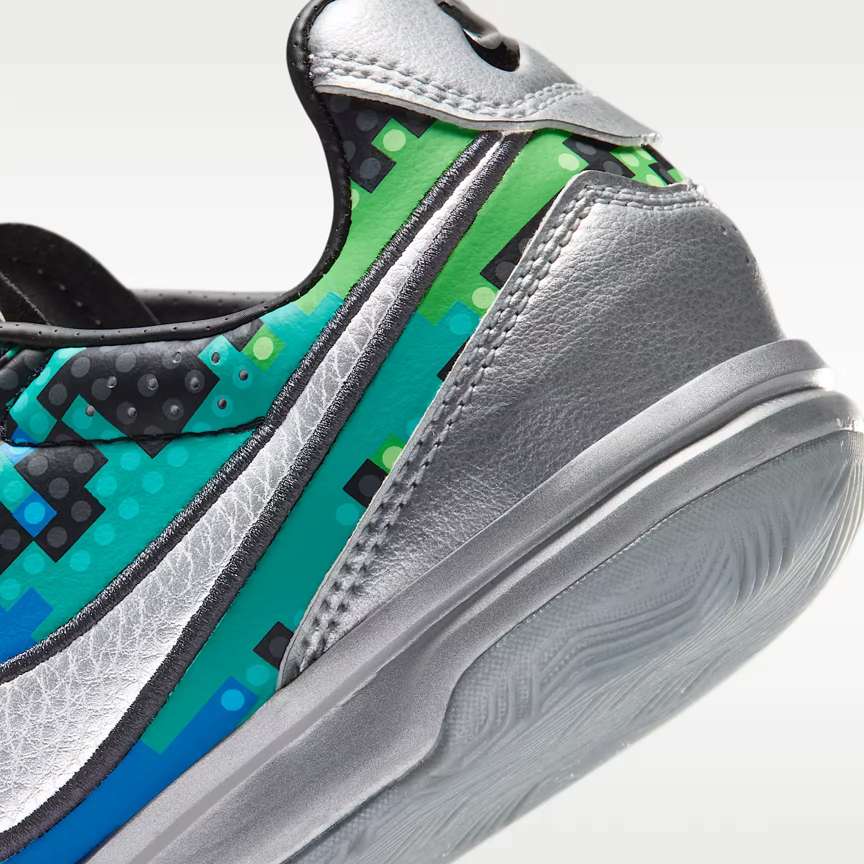 000000_Nike-Jr.-Streetgato-x-LEGO-GS_Brick-Pixel_IO2390-001_img7