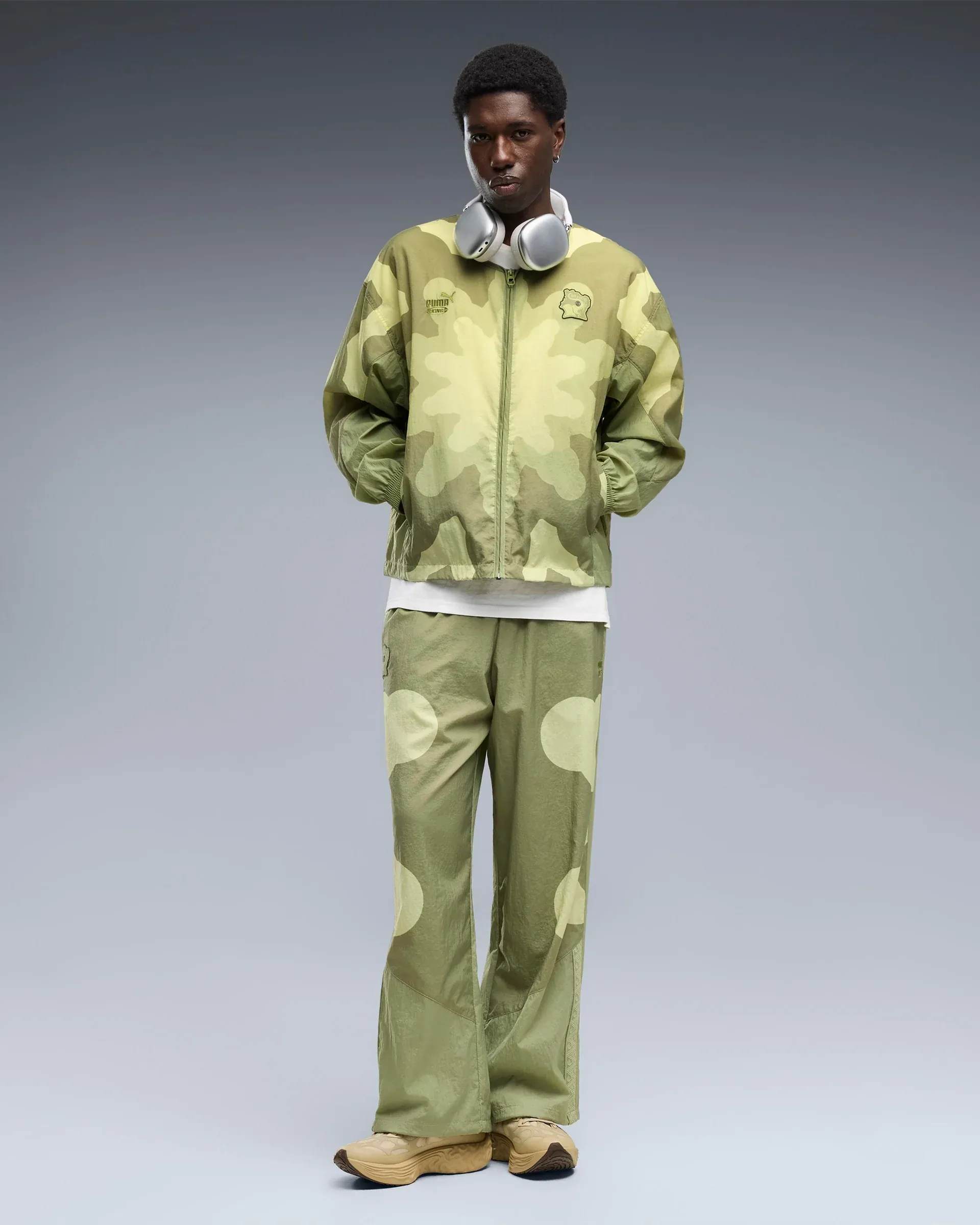 000000_Puma-x-Salehe-Bembury-x-Ivory-Coast-King-Logo-Relaxed-Track-Jacket_Vert_635123-25_img1