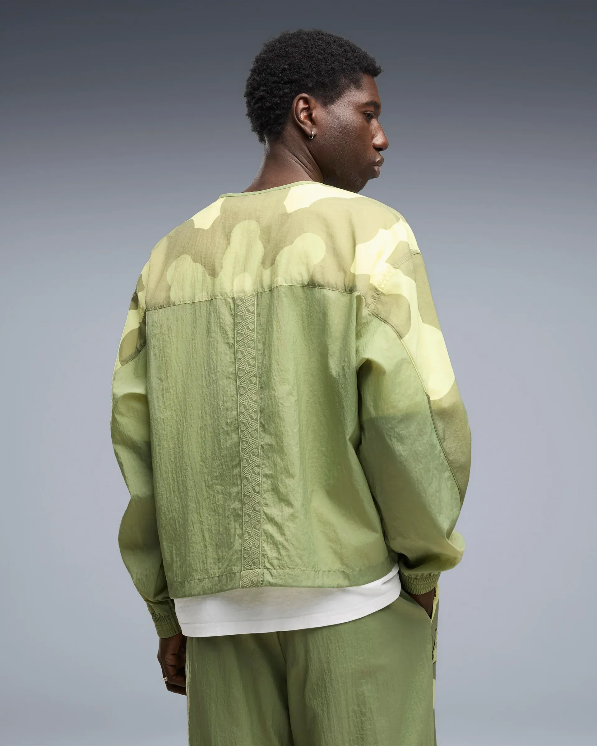 000000_Puma-x-Salehe-Bembury-x-Ivory-Coast-King-Logo-Relaxed-Track-Jacket_Vert_635123-25_img3