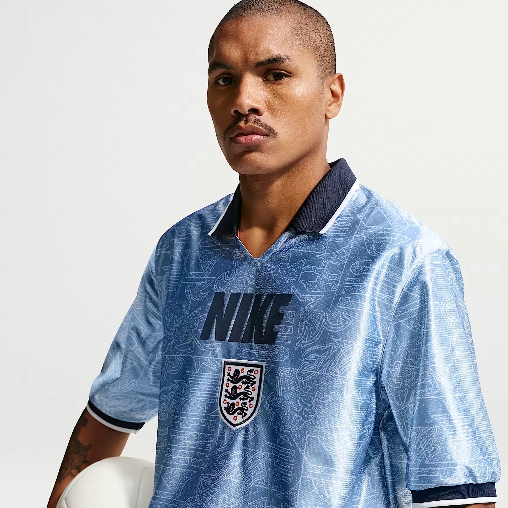 000000_Nike-England-Energy-Dri-FIT-Short-Sleeve-Football-Top_Work-Blue-Blanc-Obsidian_IH1866-486_img2