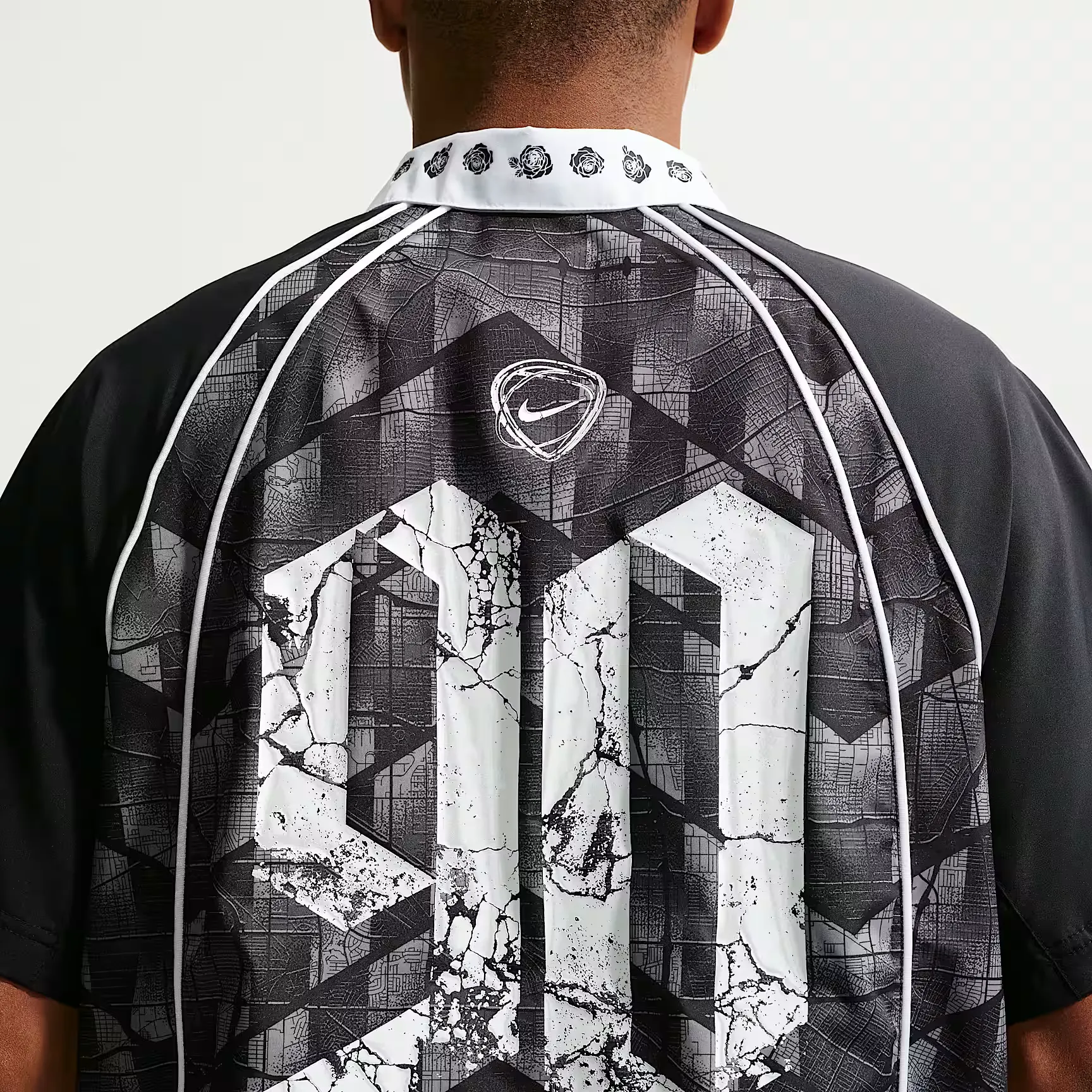 000000_Nike-SB-Dri-FIT-Mad-90-Pack-Bowling-Short-Sleeve-Top_Black-White_IR8701-010_img1
