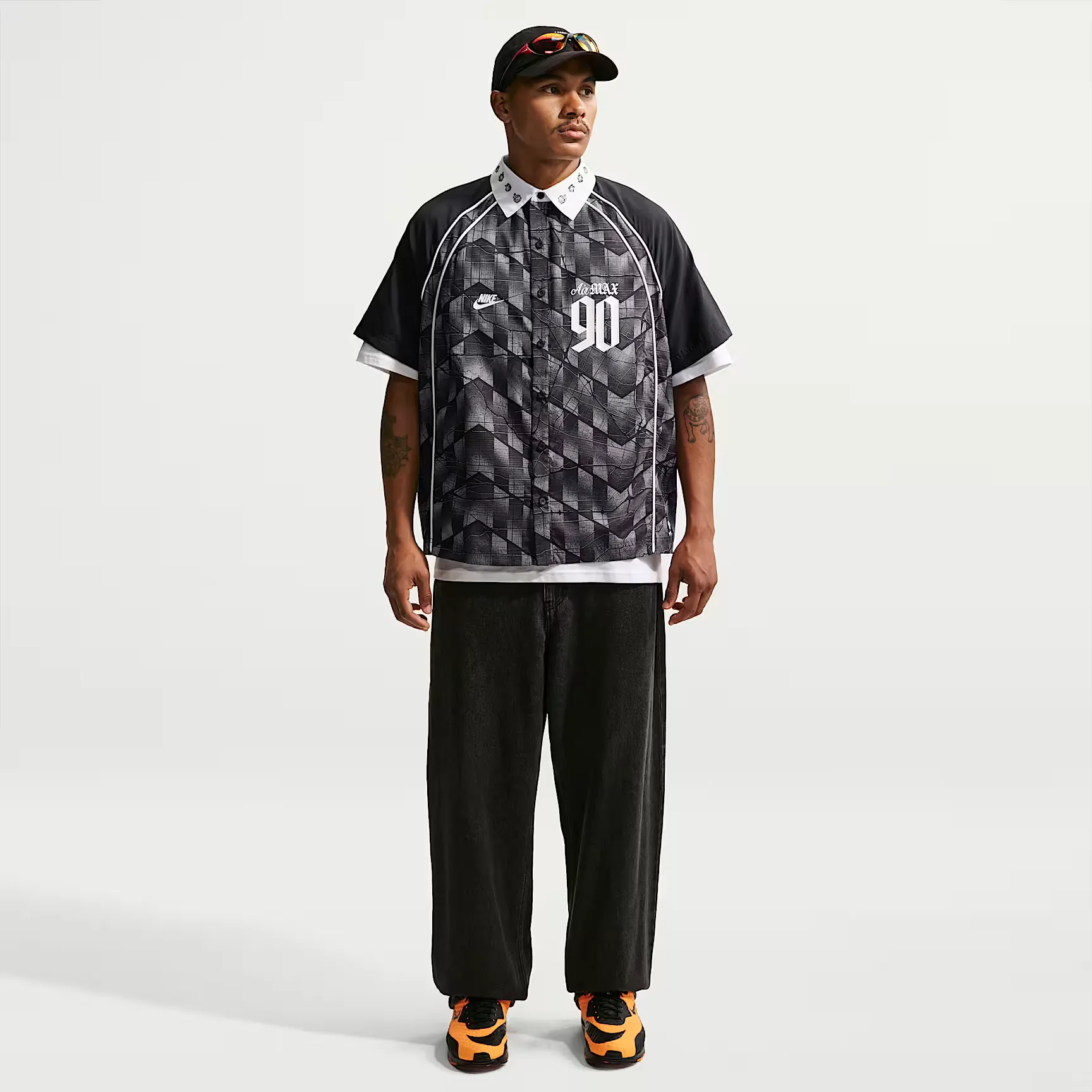 000000_Nike-SB-Dri-FIT-Mad-90-Pack-Bowling-Short-Sleeve-Top_Black-White_IR8701-010_img3