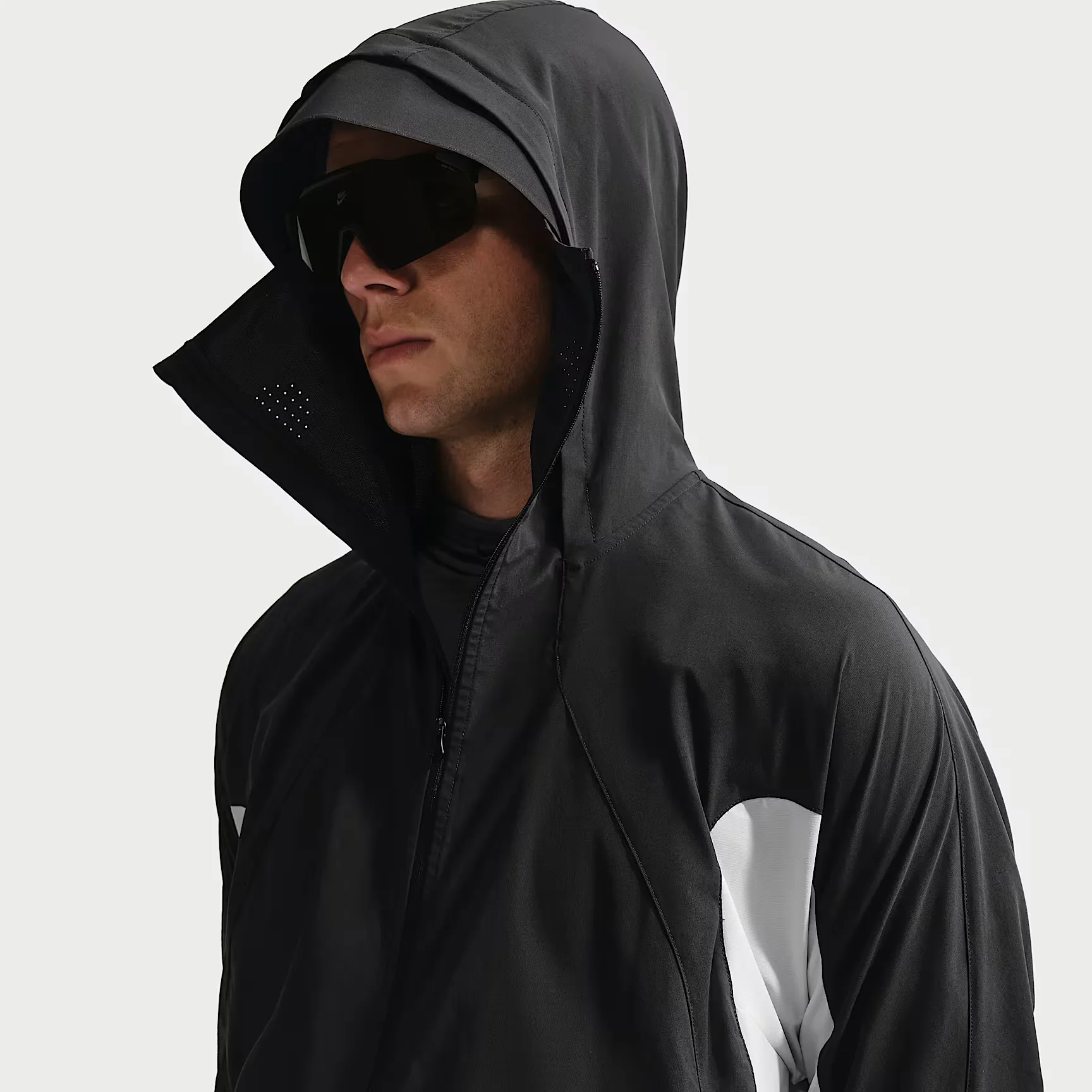 000000_Nike-Dri-FIT-Tech-Helios-Long-Sleeve-Top_Black-Grey-Fog_IF0903-010_img1