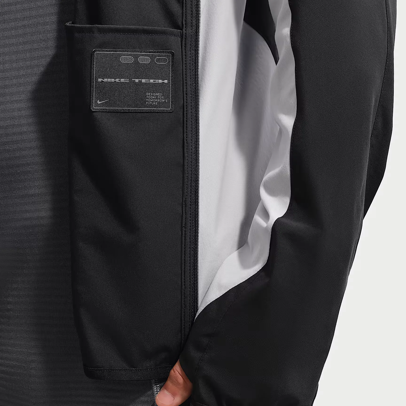 000000_Nike-Dri-FIT-Tech-Helios-Long-Sleeve-Top_Black-Grey-Fog_IF0903-010_img5