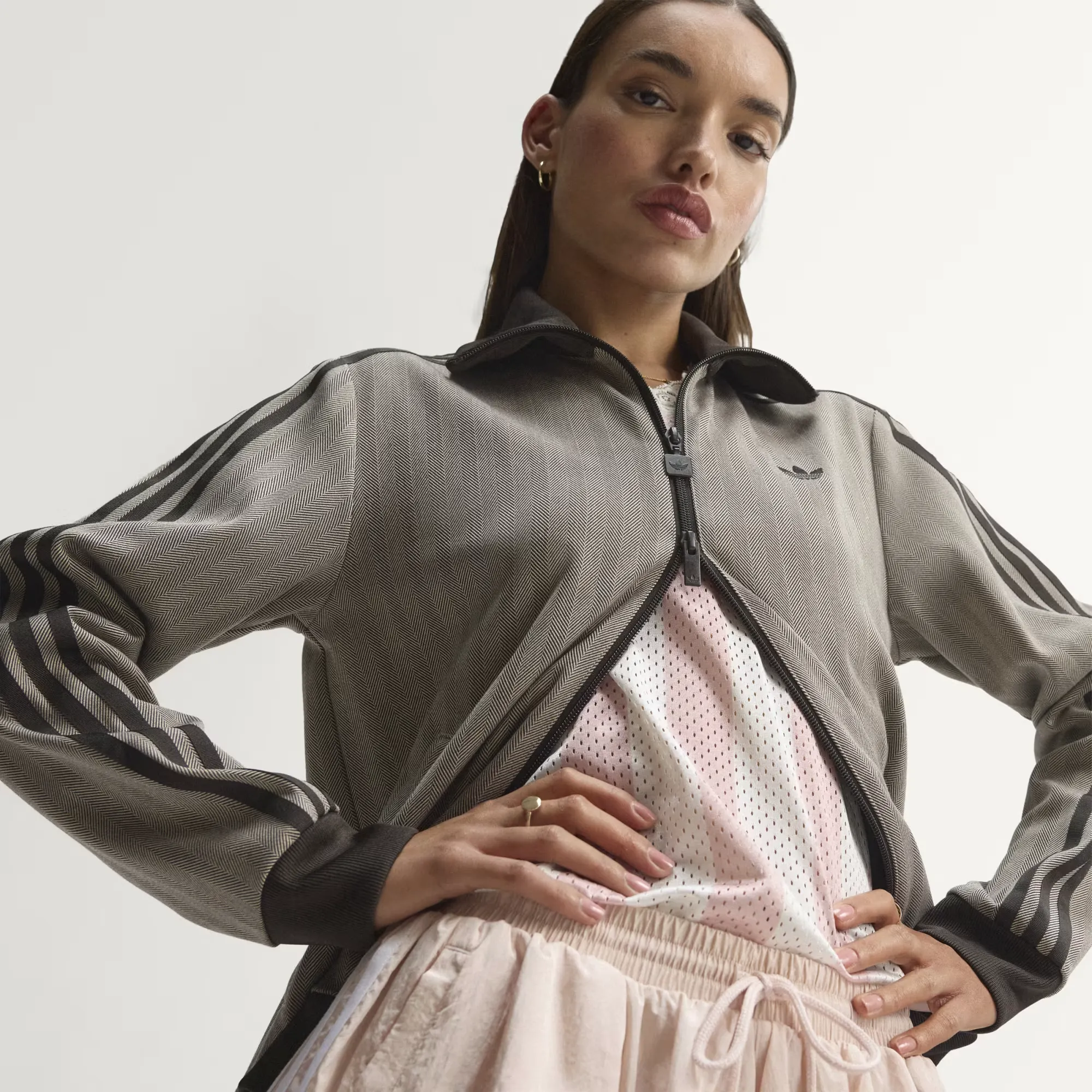 000000_adidas-Tweed-OG-Track-Jacket-WMNS_Light-Brown_KX1868_img6