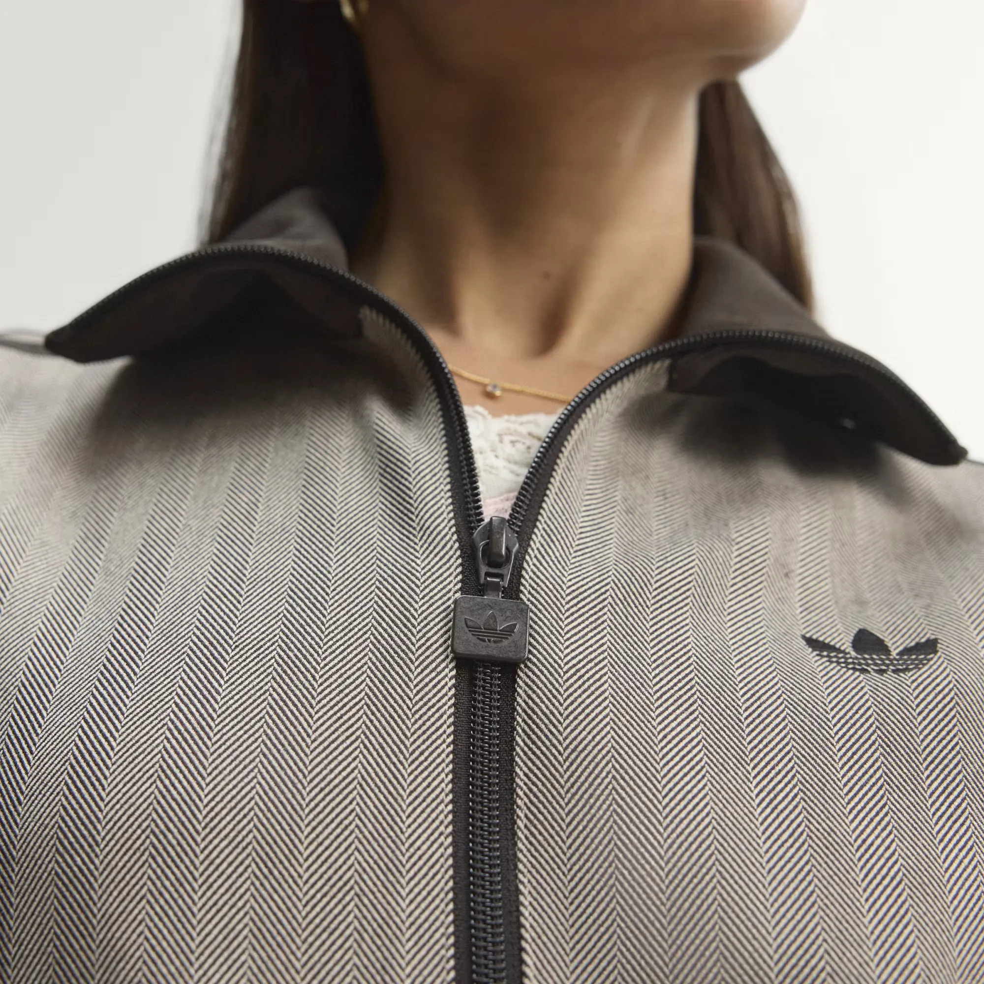 000000_adidas-Tweed-OG-Track-Jacket-WMNS_Light-Brown_KX1868_img7