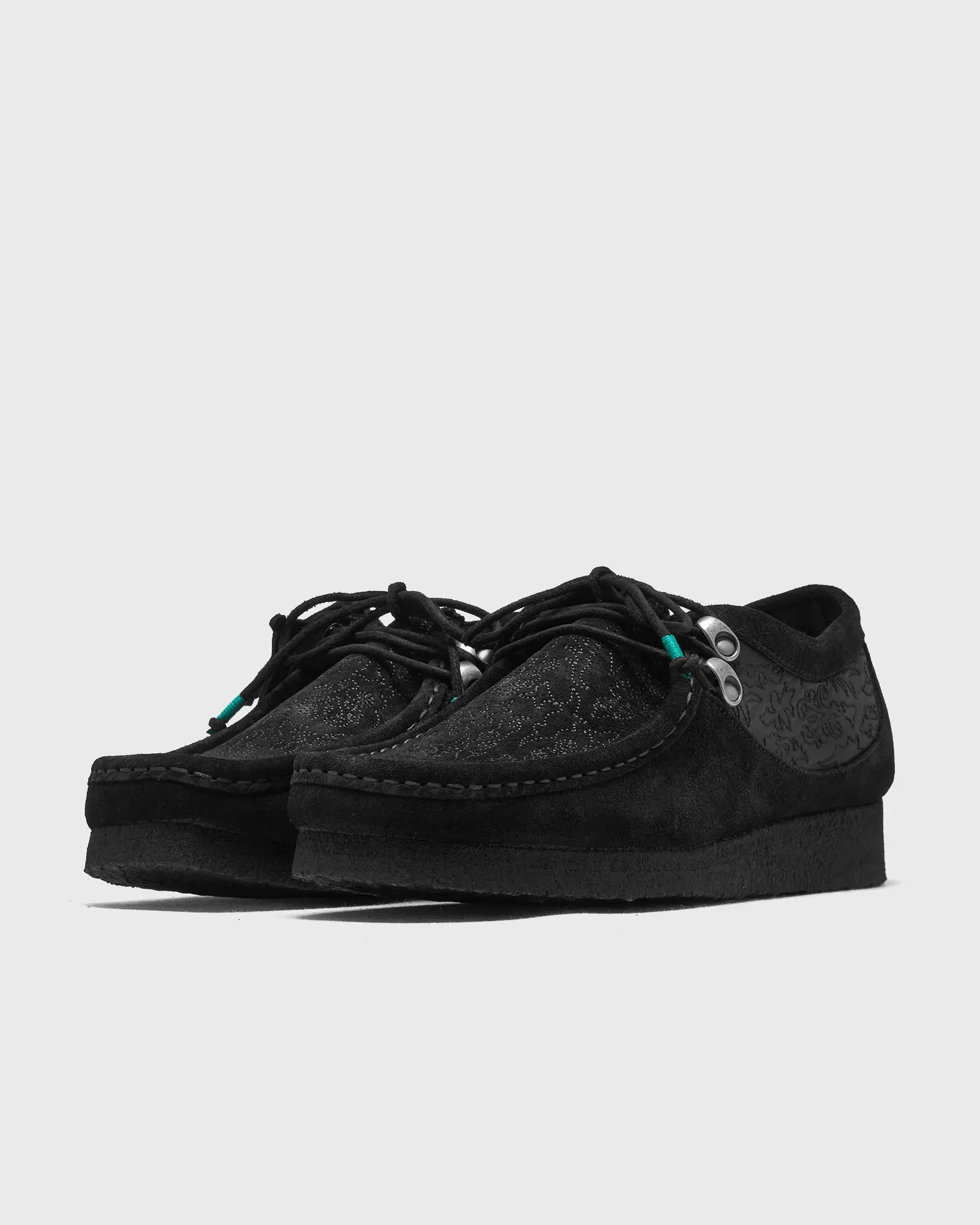000000_Clarks-x-Andersson-Bell-Wallabee_Black-Embroidery_26185448_img1