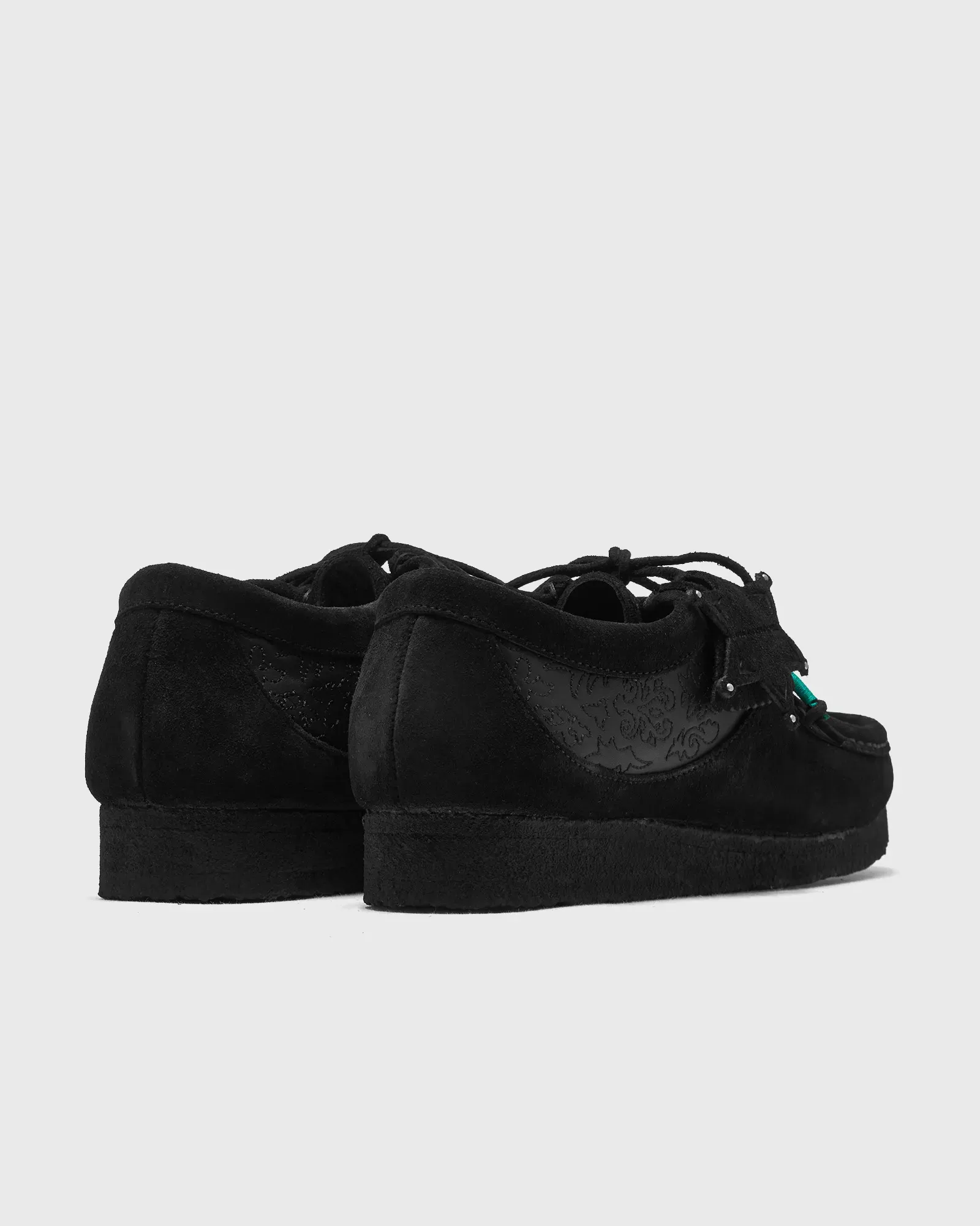 000000_Clarks-x-Andersson-Bell-Wallabee_Black-Embroidery_26185448_img3
